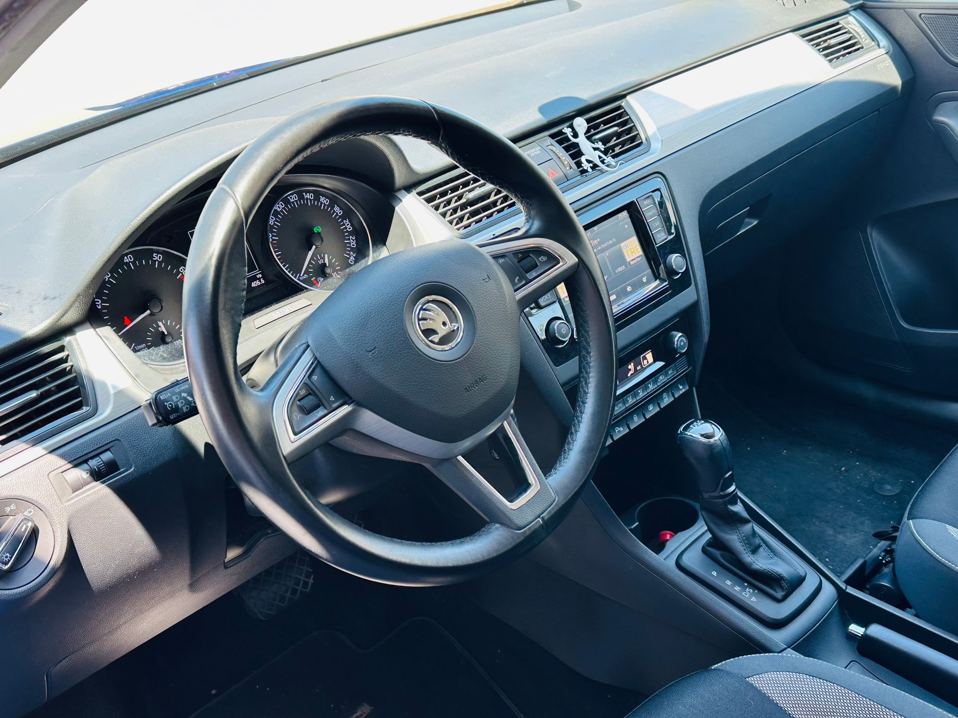 SKODA Rapid Spaceback 1.4 TSI Ambition DSG-image-10