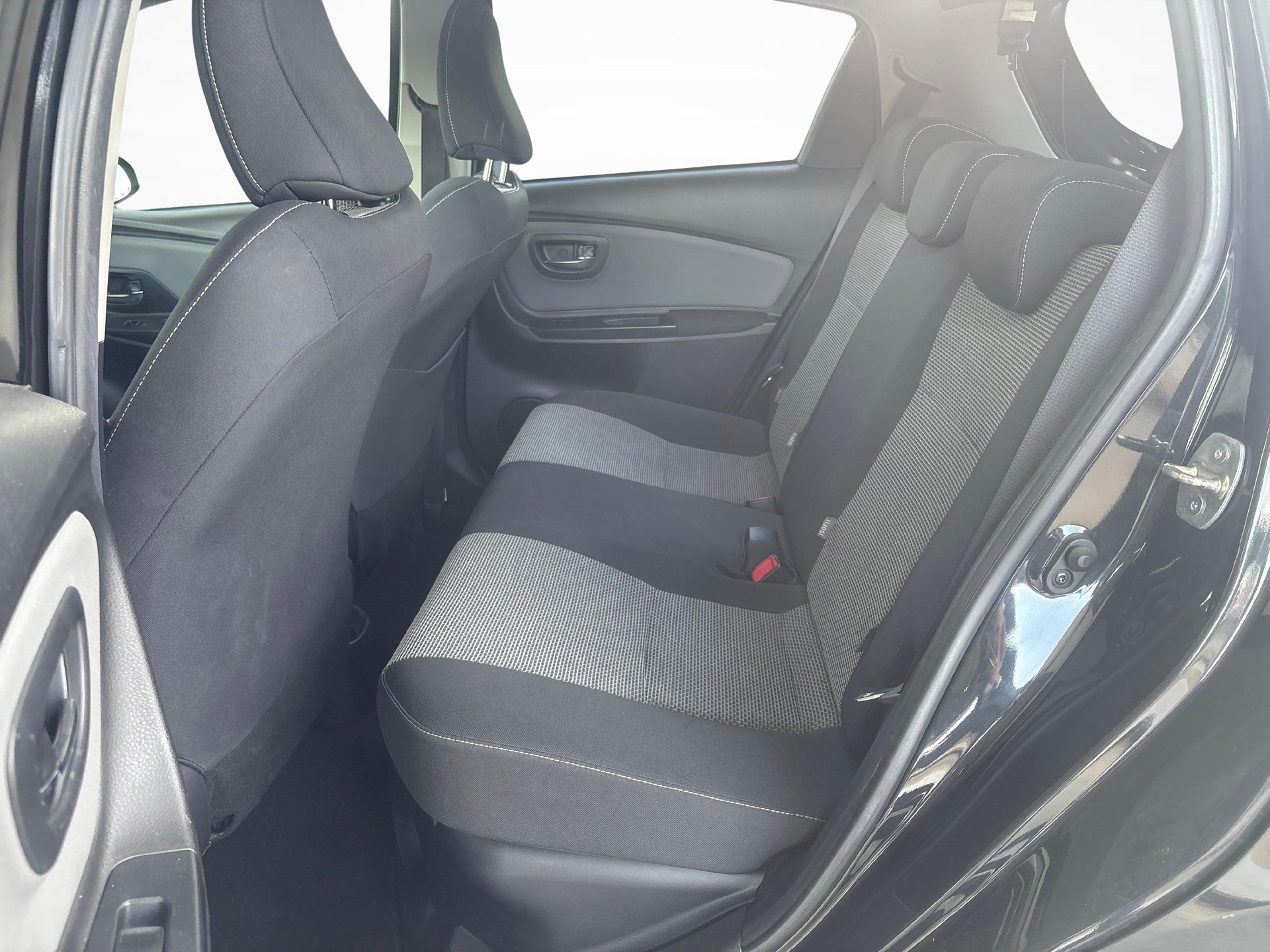TOYOTA Yaris 1.5 VVT-i HSD Trend-image-9