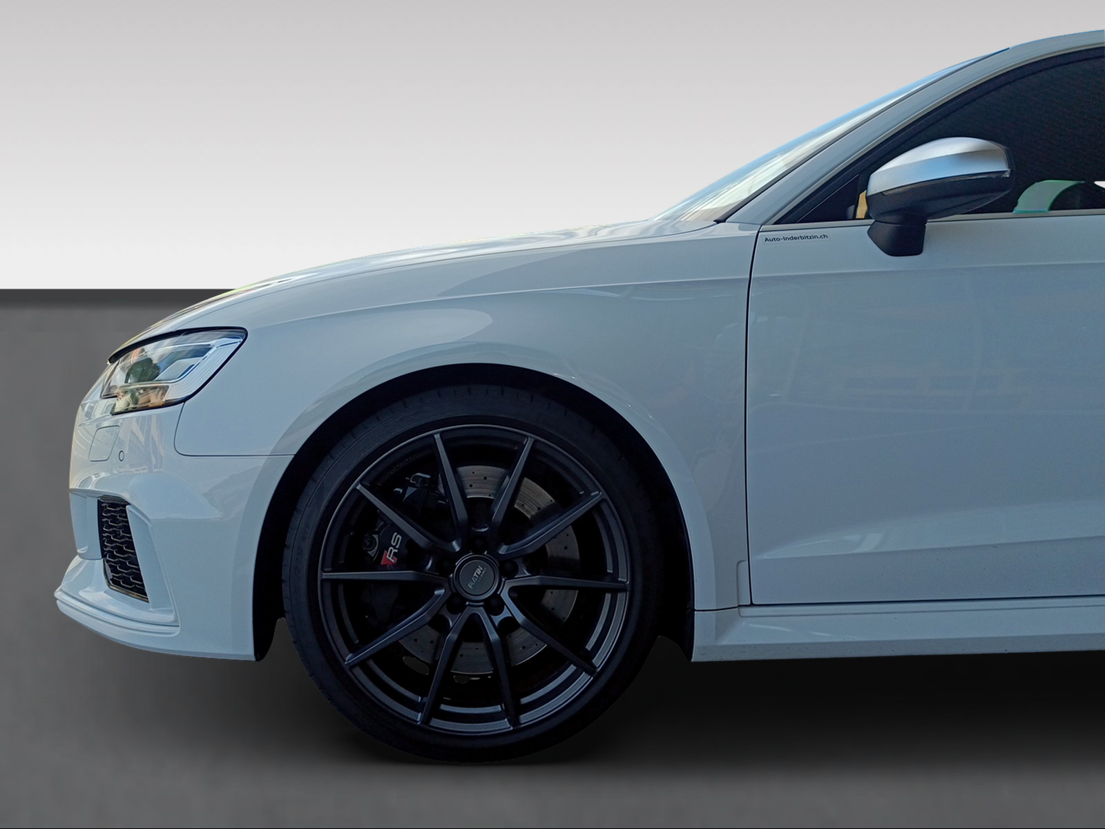 AUDI RS3 Sportback 2.5 TSI quattro S-tronic-showroom-element-2