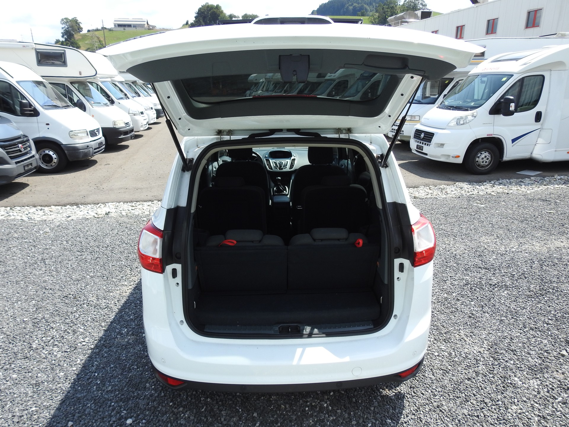 FORD Grand C-Max 1.6 Ti-VCT KNIE-Edition-showroom-element-3