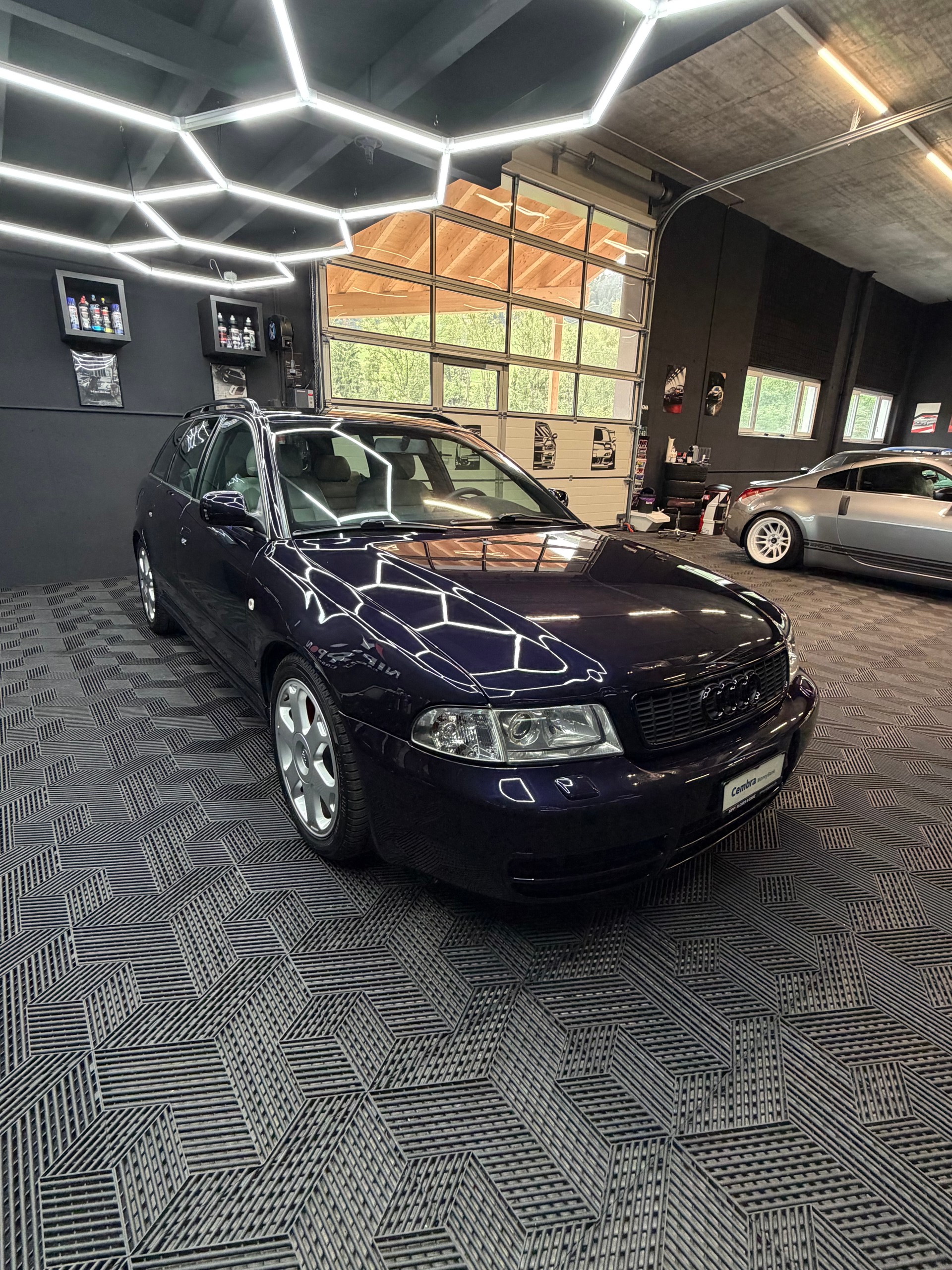 AUDI S4 Avant quattro-image-1