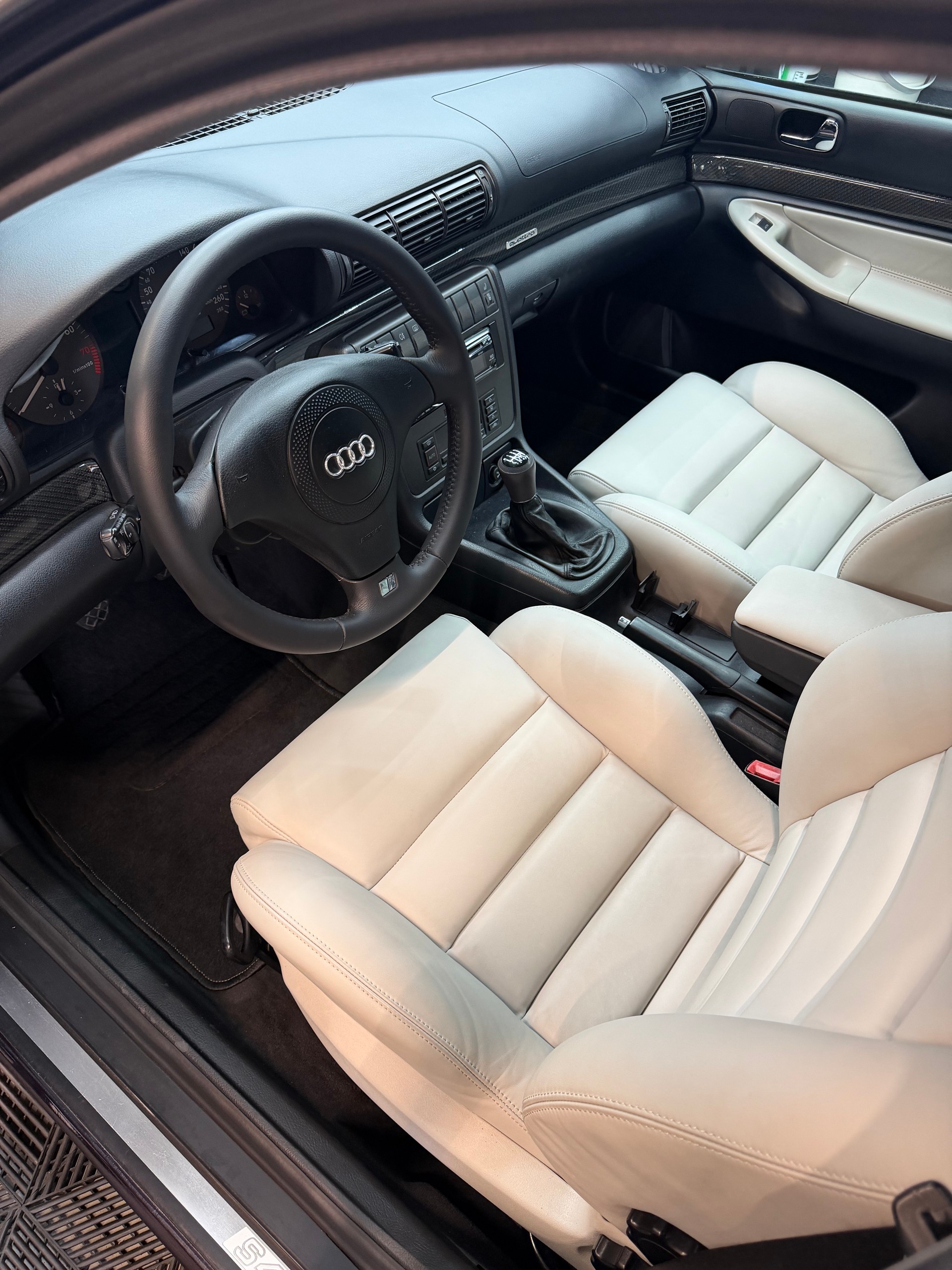 AUDI S4 Avant quattro-image-5
