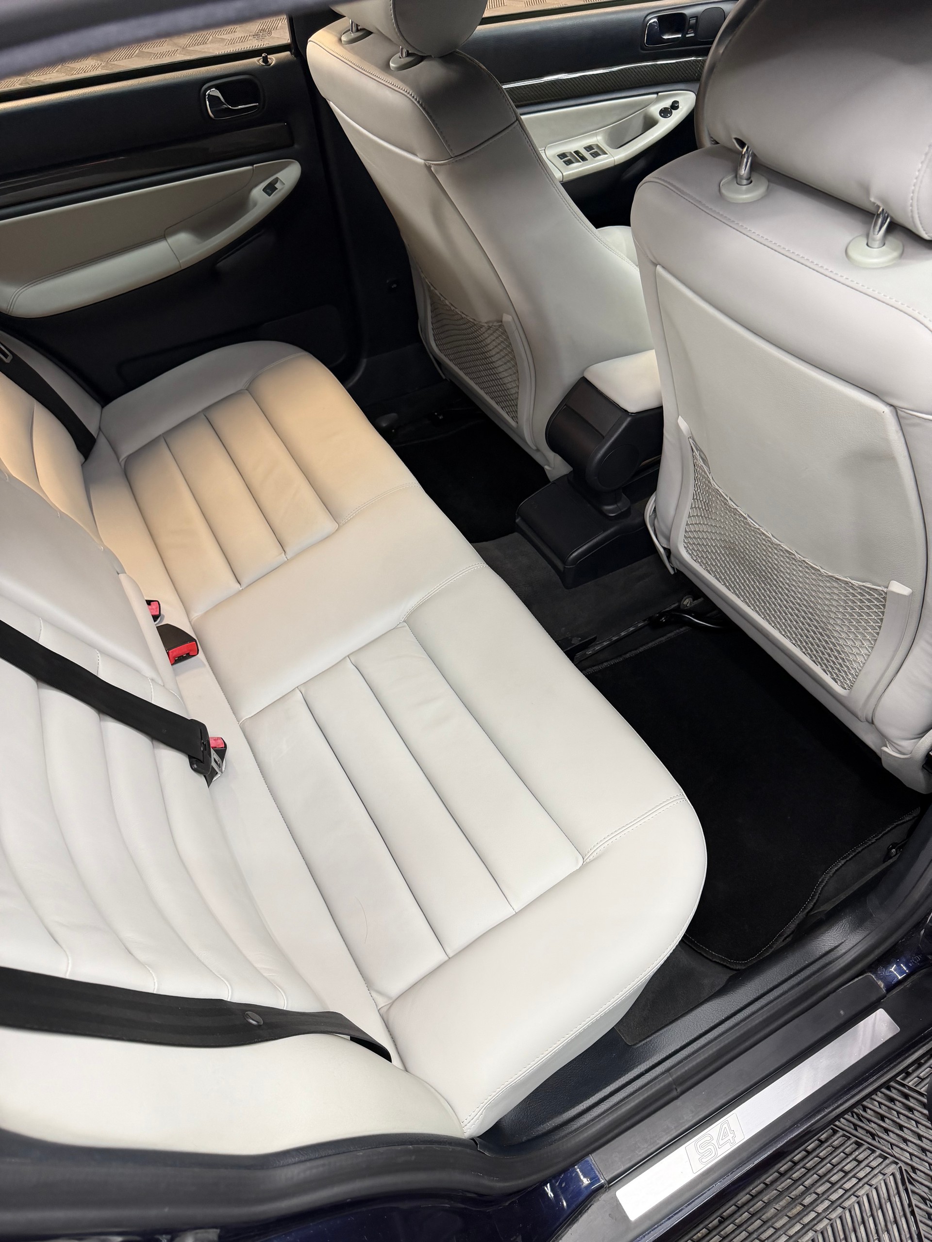 AUDI S4 Avant quattro-image-11