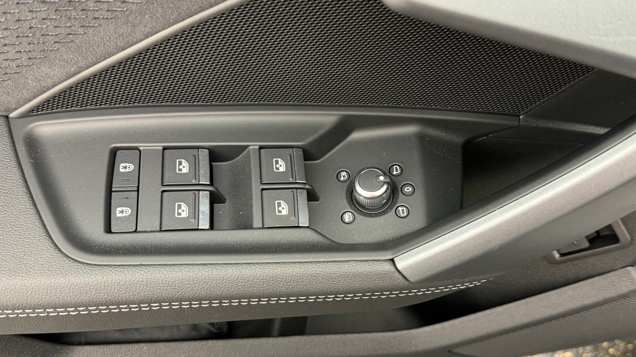 AUDI S3 Sportback TFSI quattro S-tronic-image-8