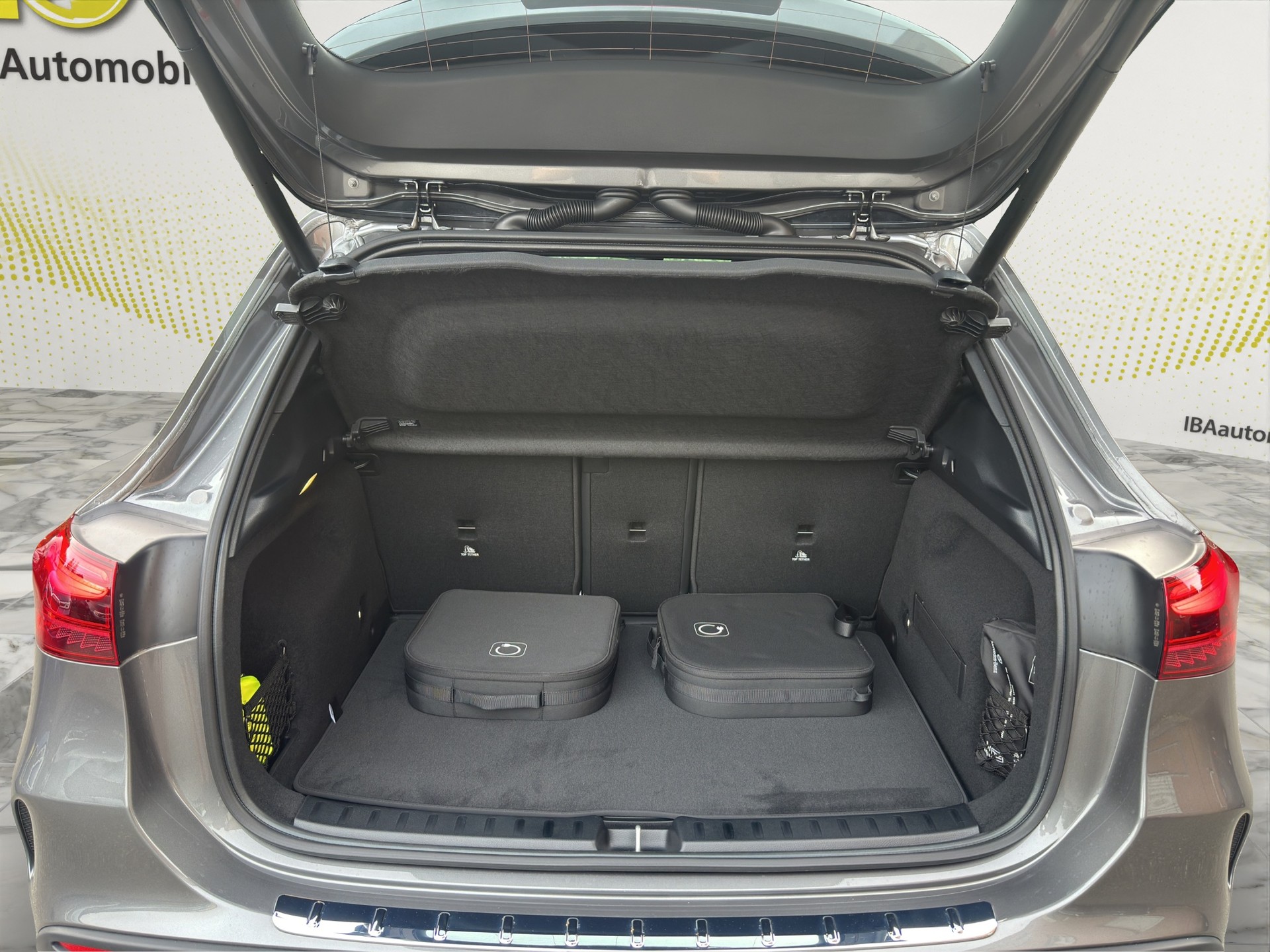 MERCEDES-BENZ GLA 250 e 8G-DCT AMG Line Night Paket FACELIFT-image-8