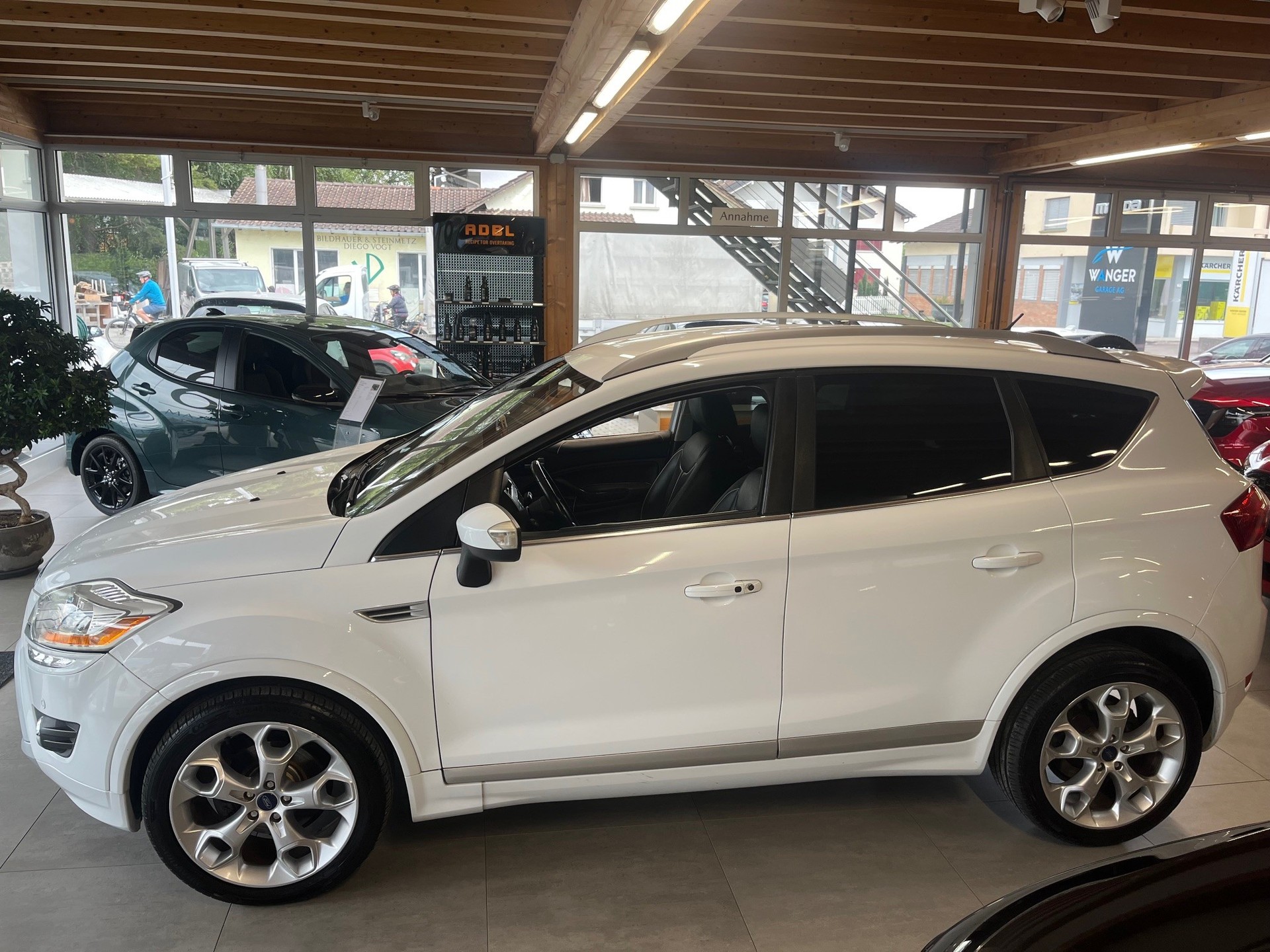 FORD Kuga 2.0 TDCi Individual 4WD PowerShift-image-7