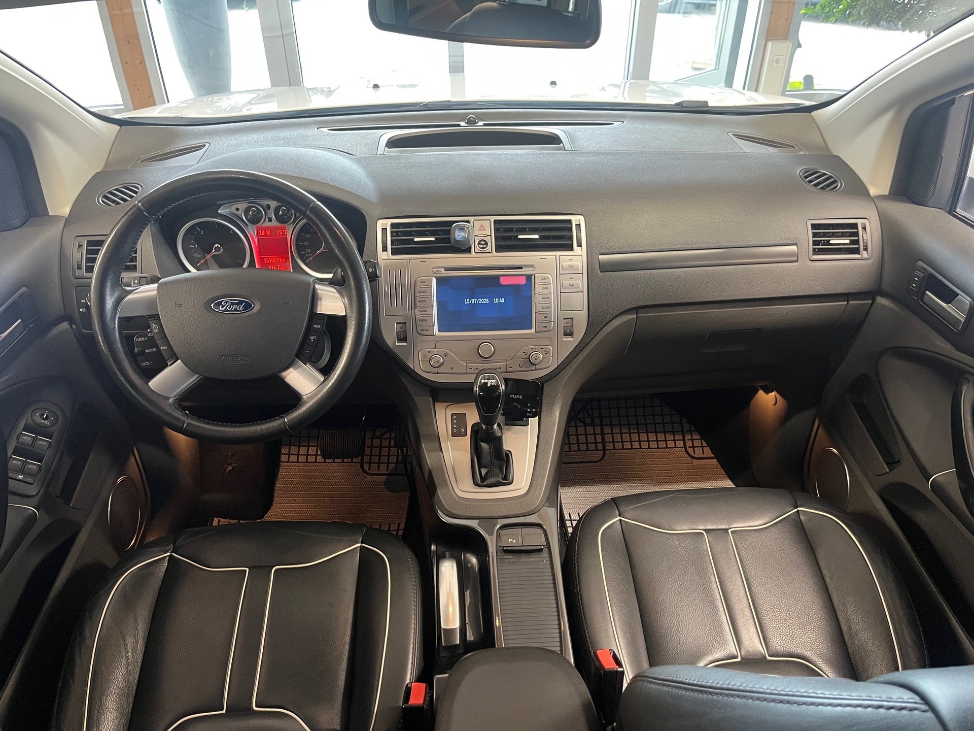 FORD Kuga 2.0 TDCi Individual 4WD PowerShift-image-11