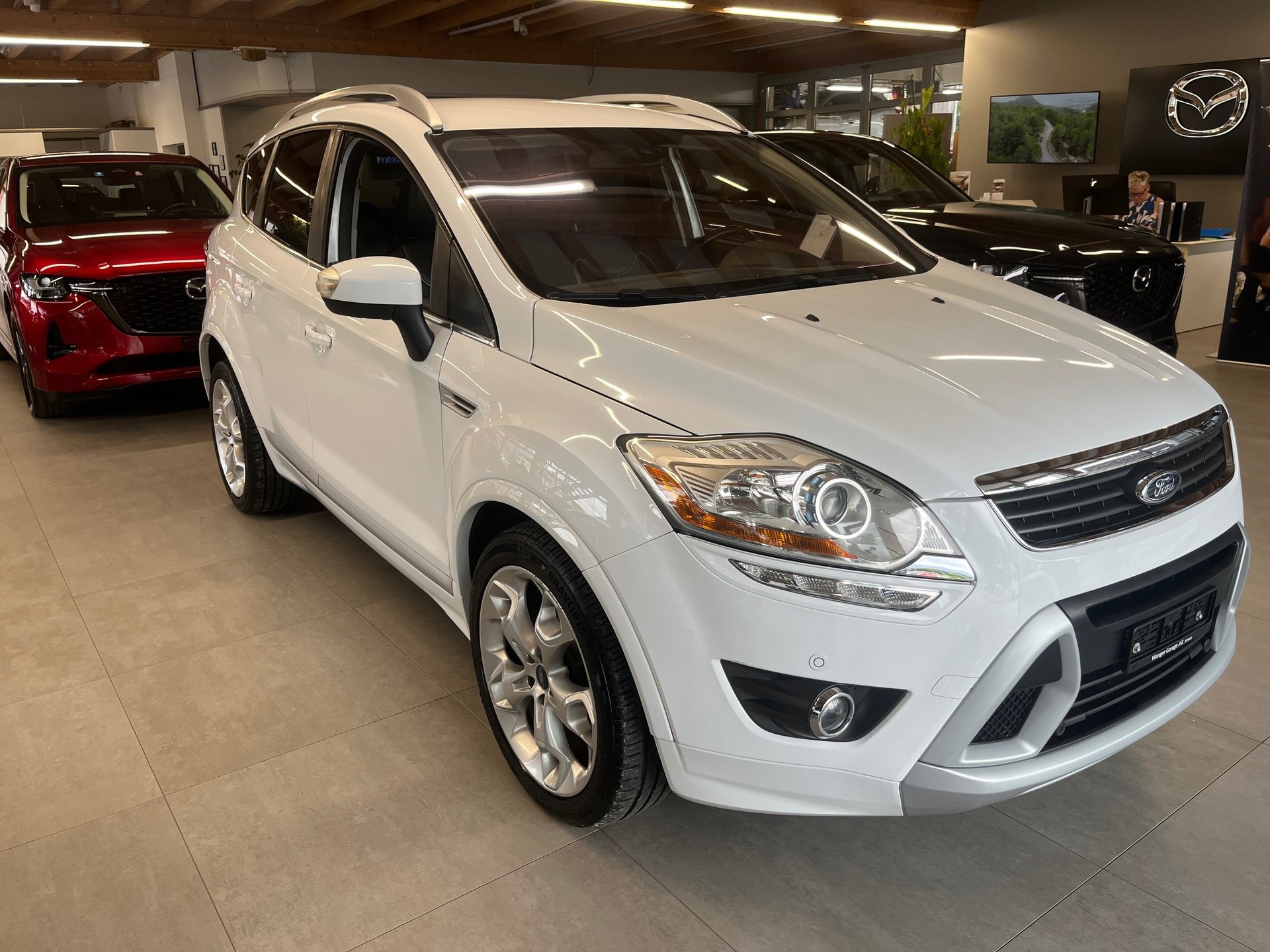 FORD Kuga 2.0 TDCi Individual 4WD PowerShift-image-0