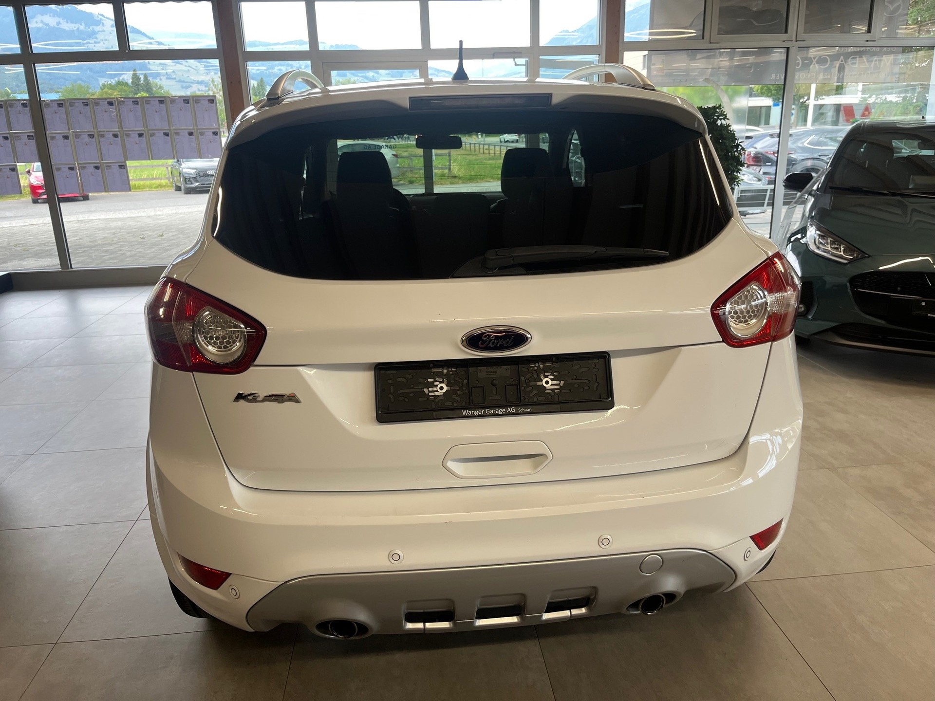 FORD Kuga 2.0 TDCi Individual 4WD PowerShift-image-5