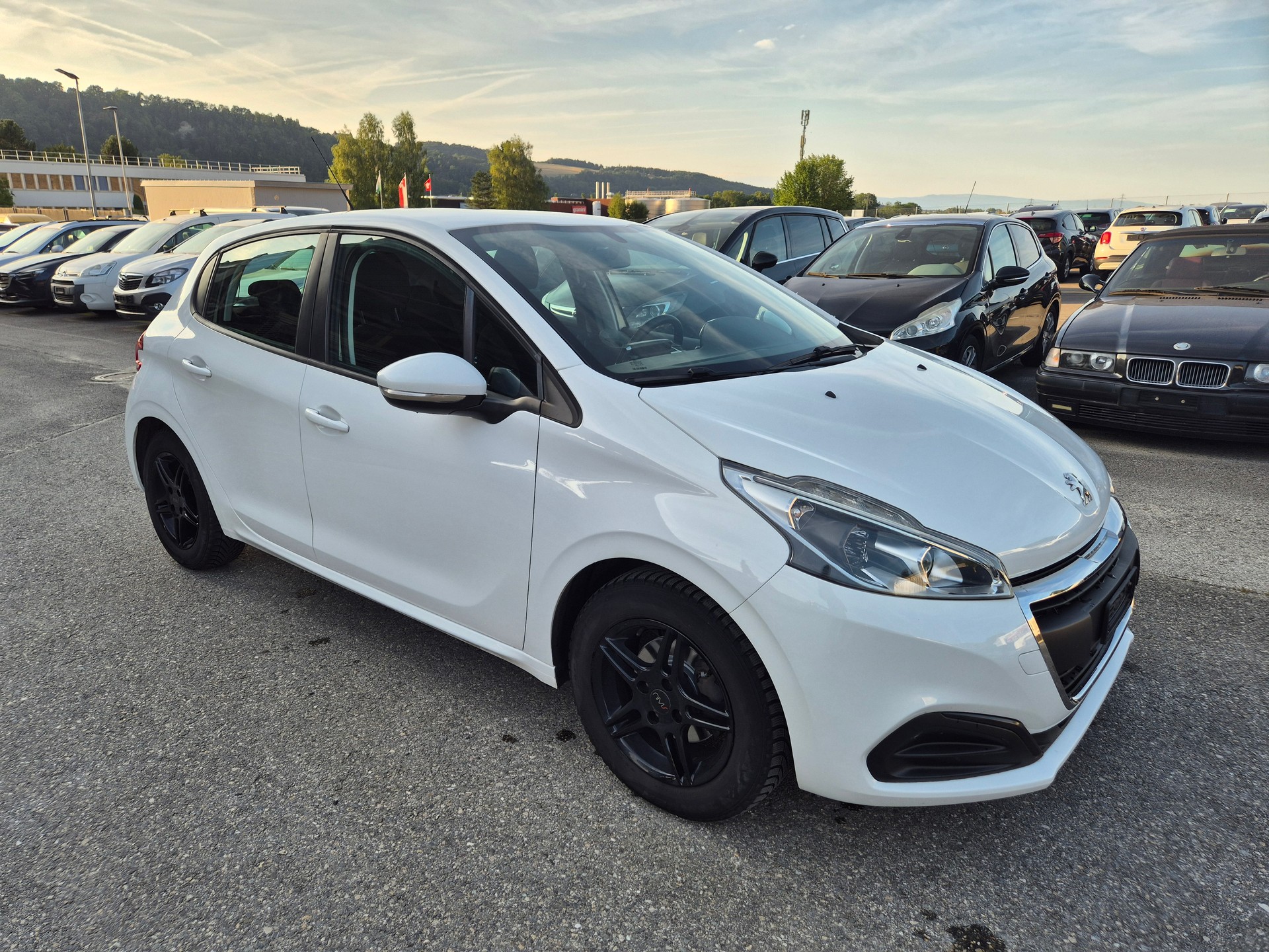 PEUGEOT 208 1.2 PureTech Access-image-11