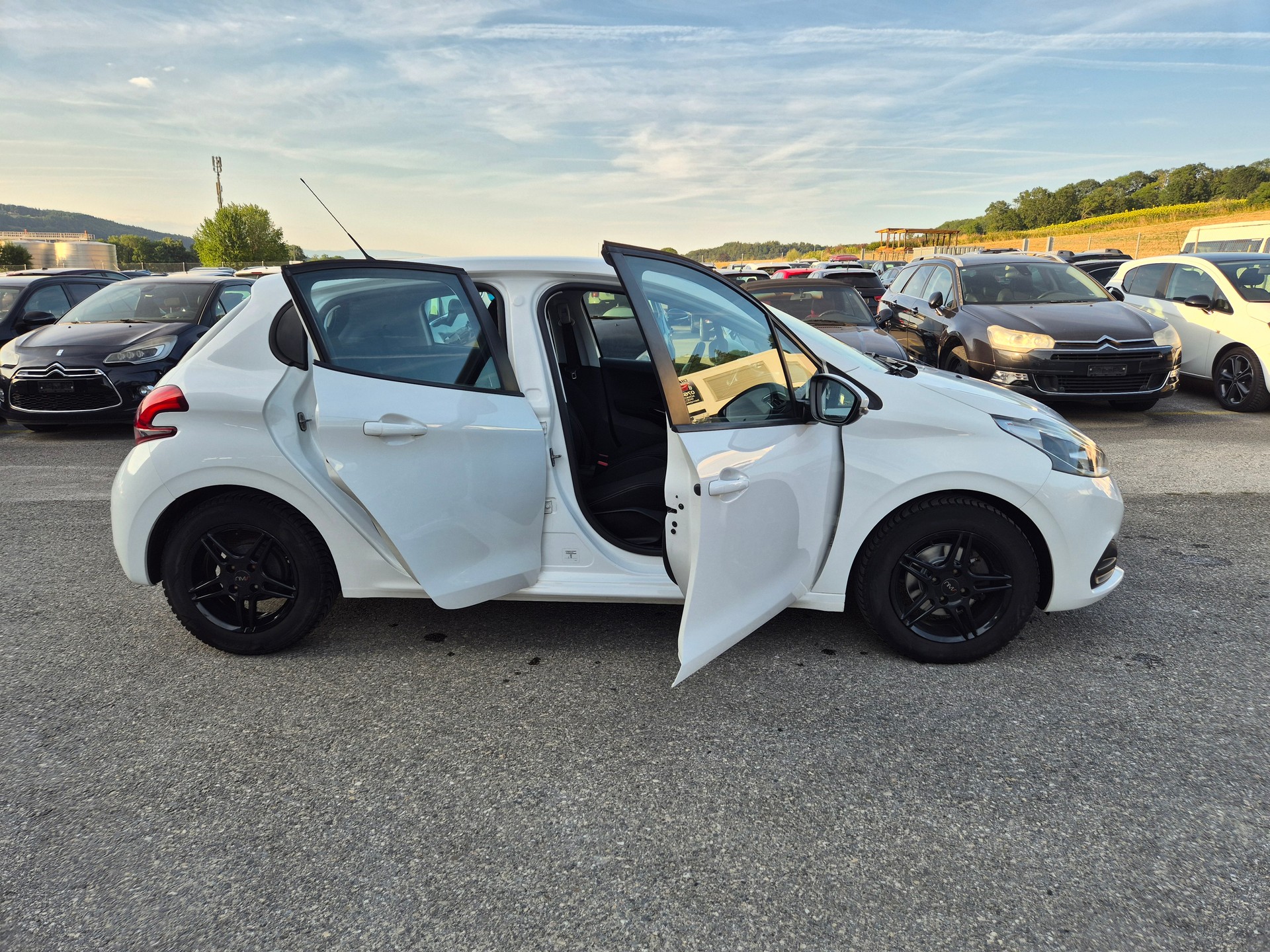PEUGEOT 208 1.2 PureTech Access-image-3