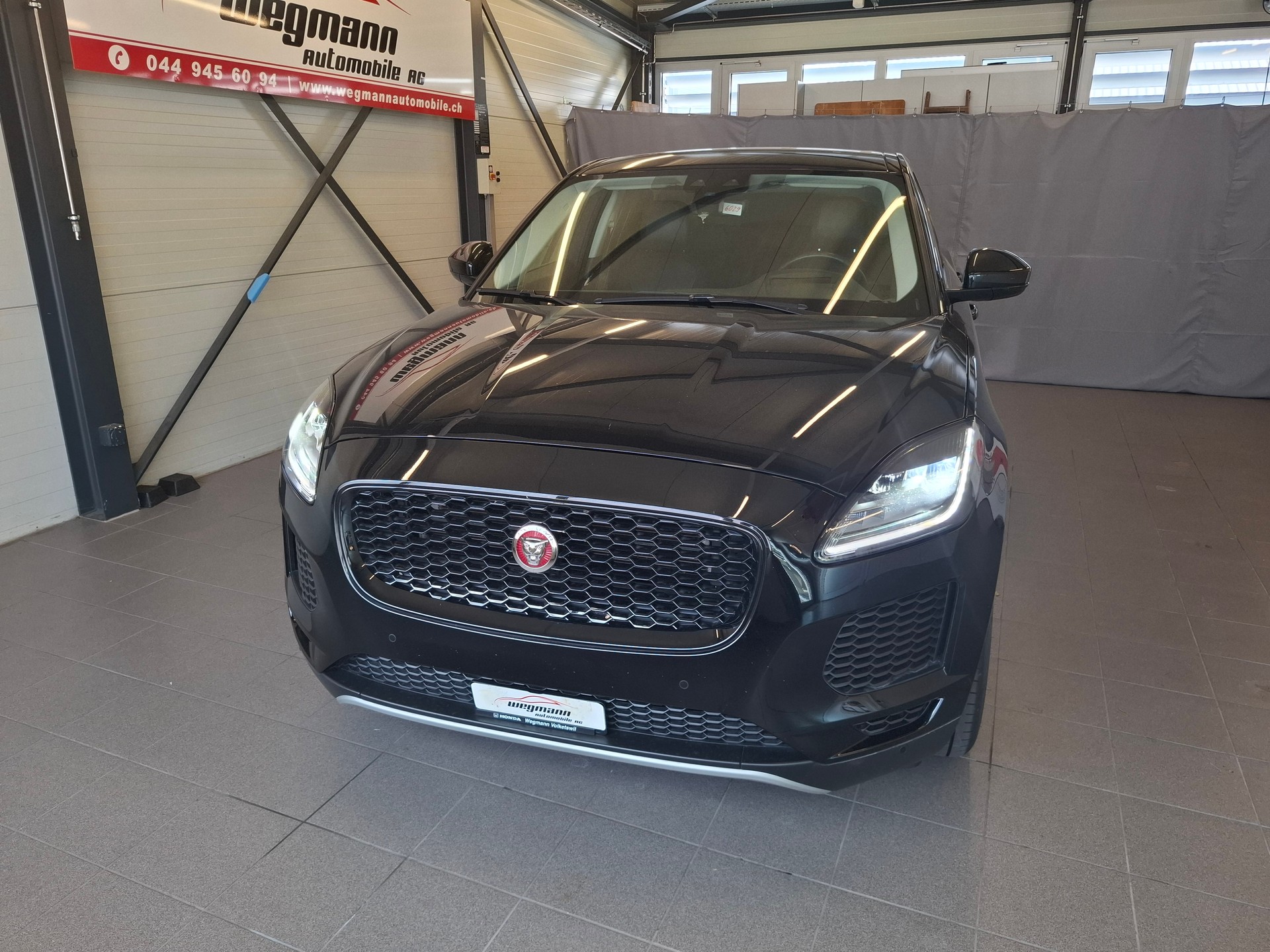 JAGUAR E-Pace 2.0 P200 S AWD Automatik-image-0