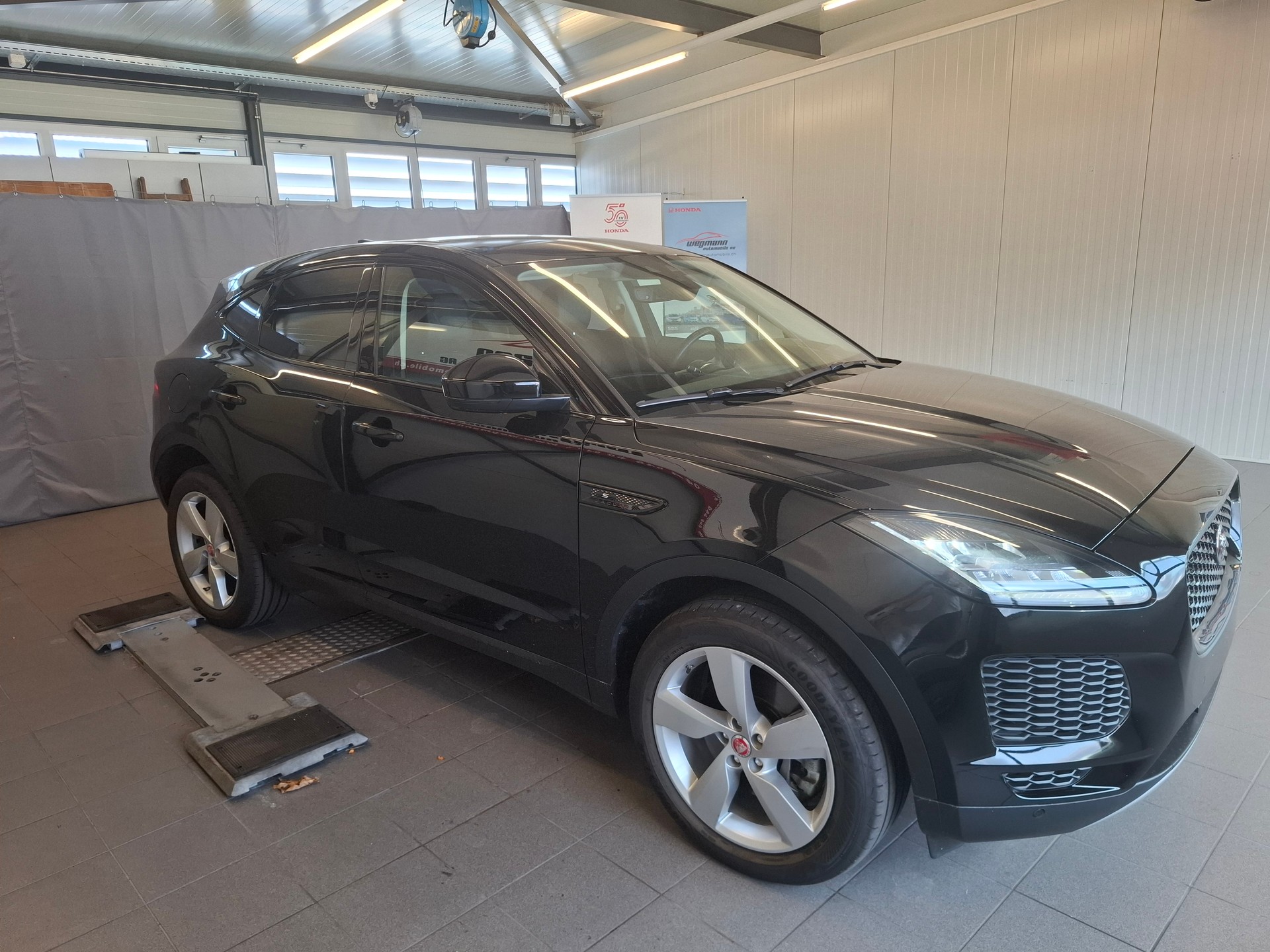 JAGUAR E-Pace 2.0 P200 S AWD Automatik-image-5