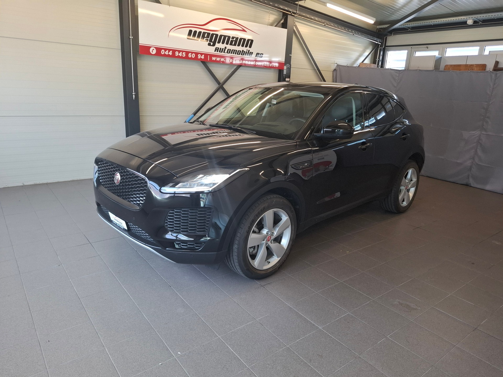 JAGUAR E-Pace 2.0 P200 S AWD Automatik-image-1