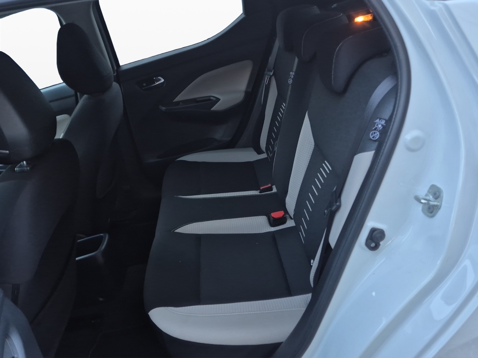 NISSAN Micra IG-T 100 acenta Xtronic-image-11