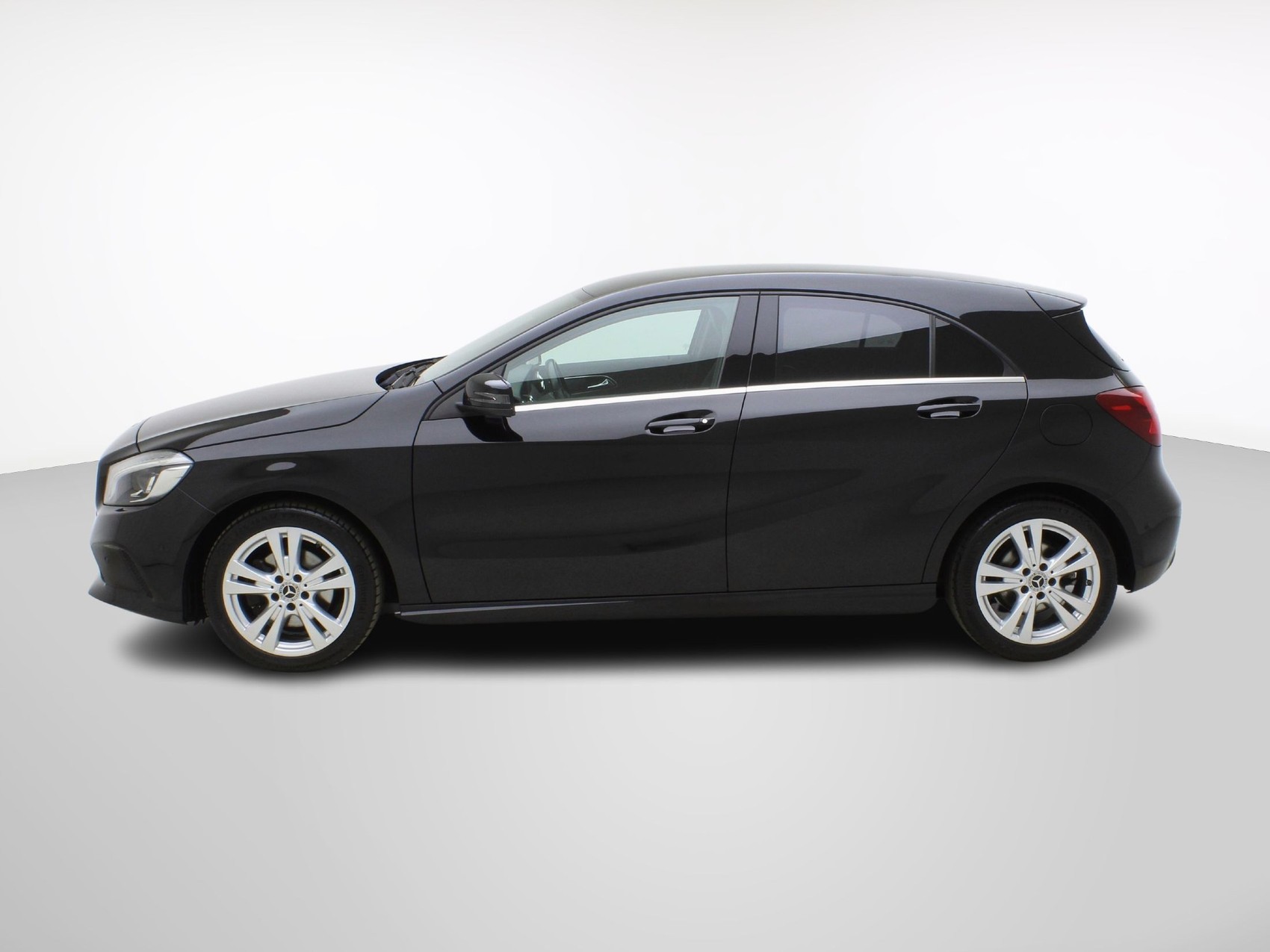 MERCEDES-BENZ A-Klasse A 200 Urban-image-2