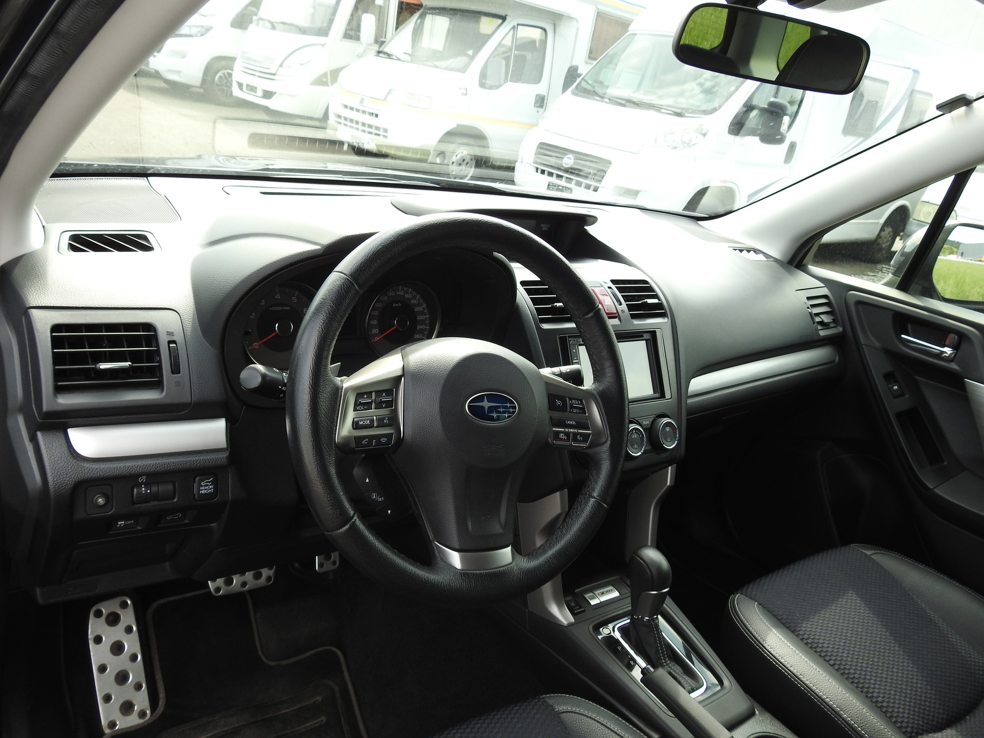 SUBARU Forester 2.0XT Luxury Lineartronic-image-12