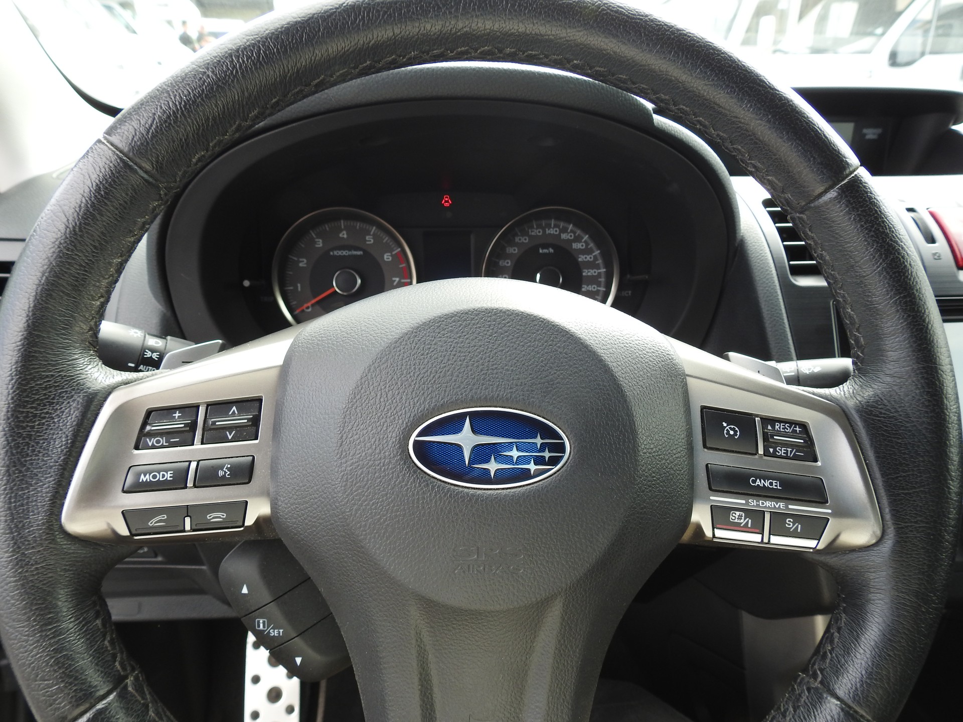SUBARU Forester 2.0XT Luxury Lineartronic-image-28