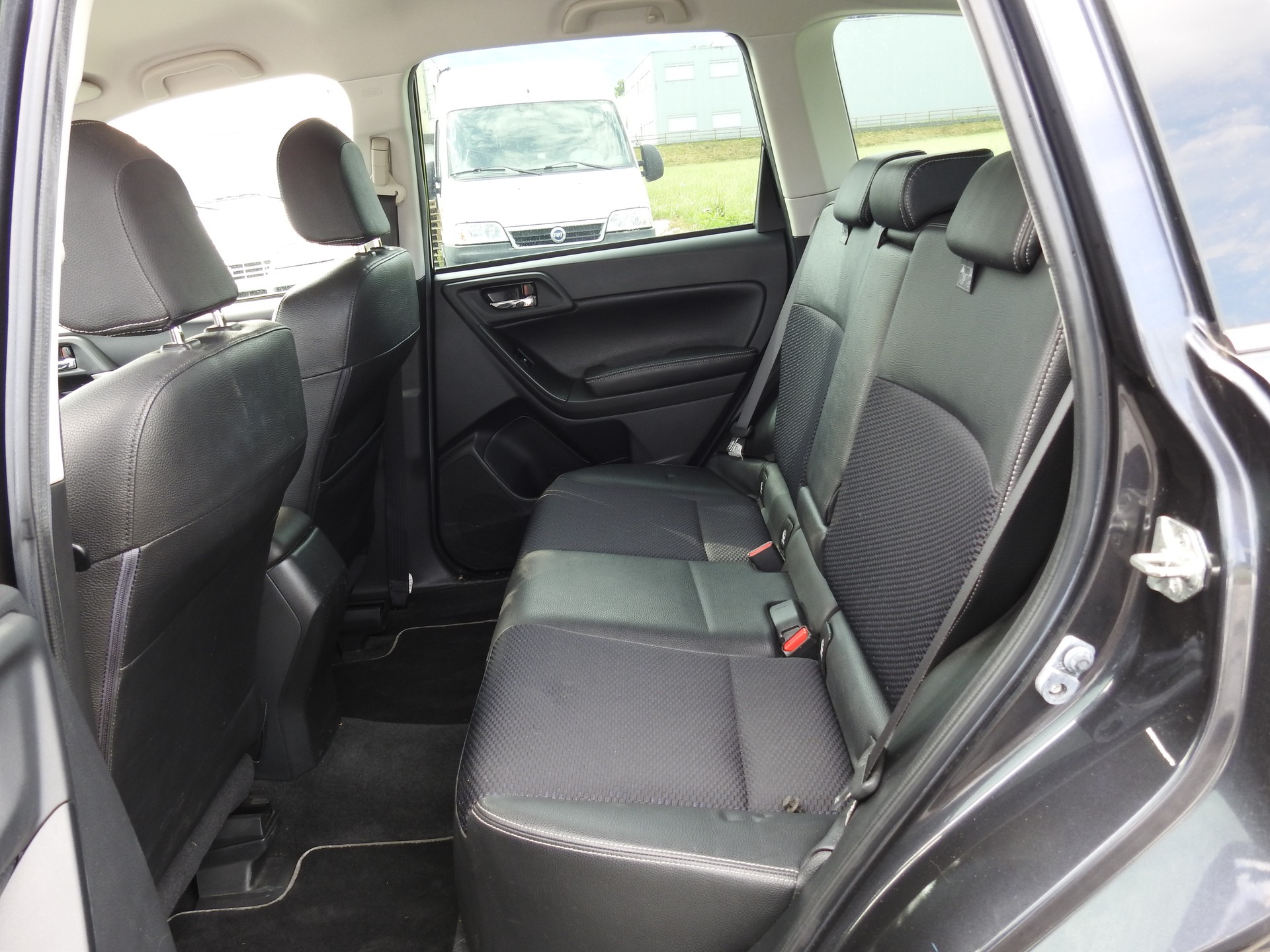 SUBARU Forester 2.0XT Luxury Lineartronic-image-15