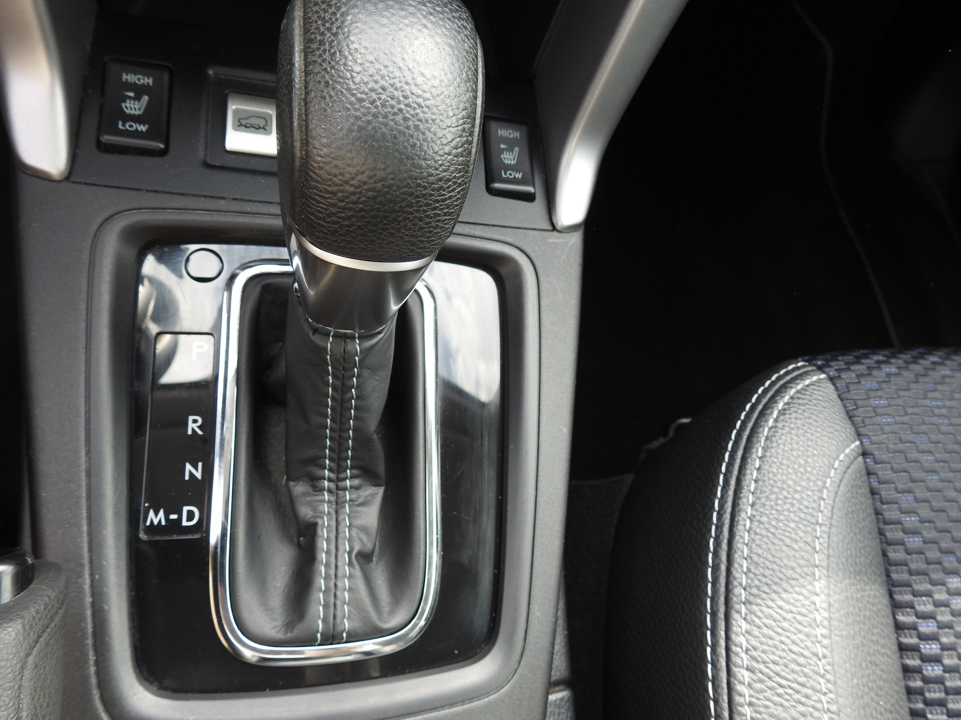 SUBARU Forester 2.0XT Luxury Lineartronic-image-21