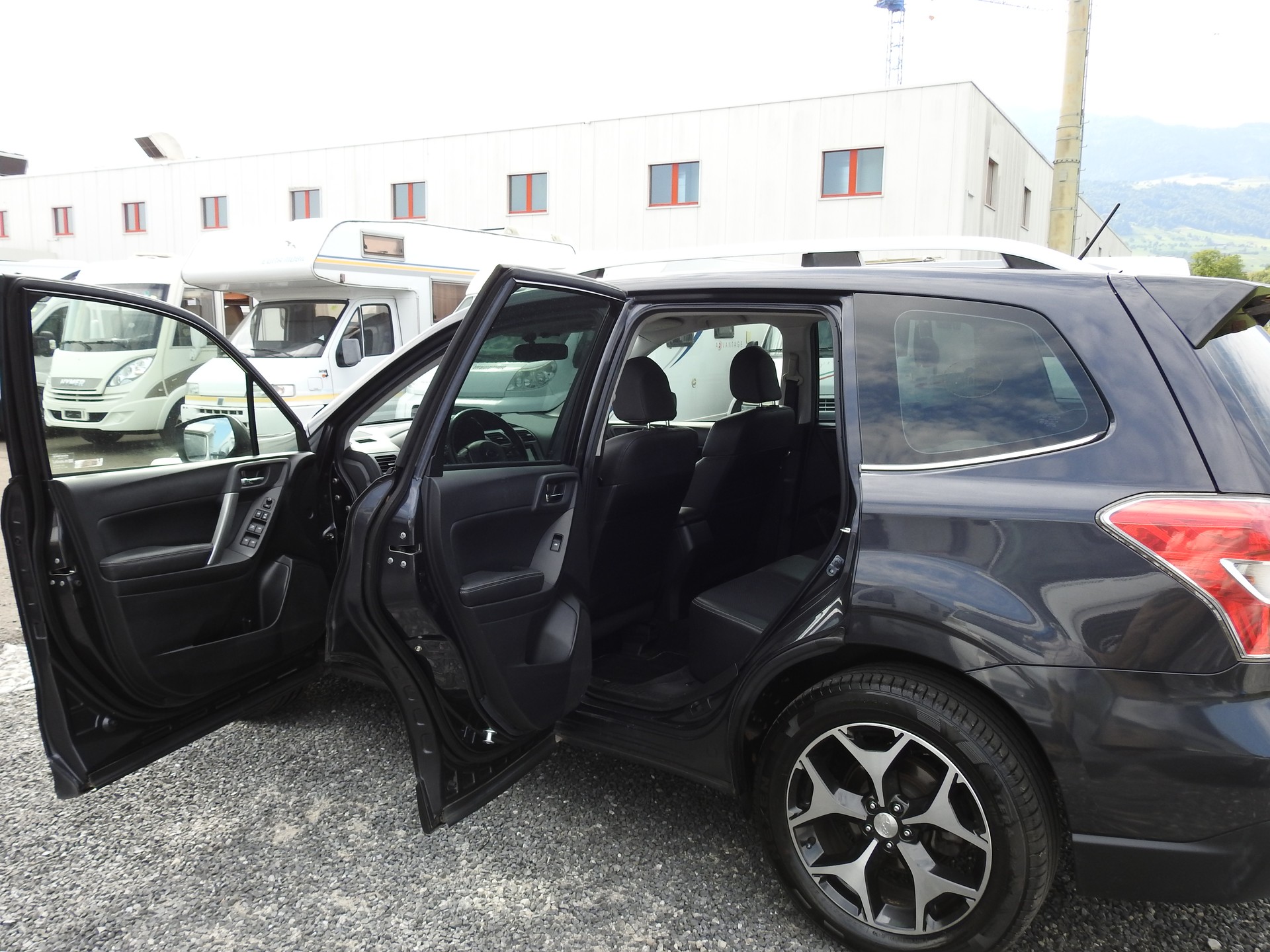 SUBARU Forester 2.0XT Luxury Lineartronic-image-16