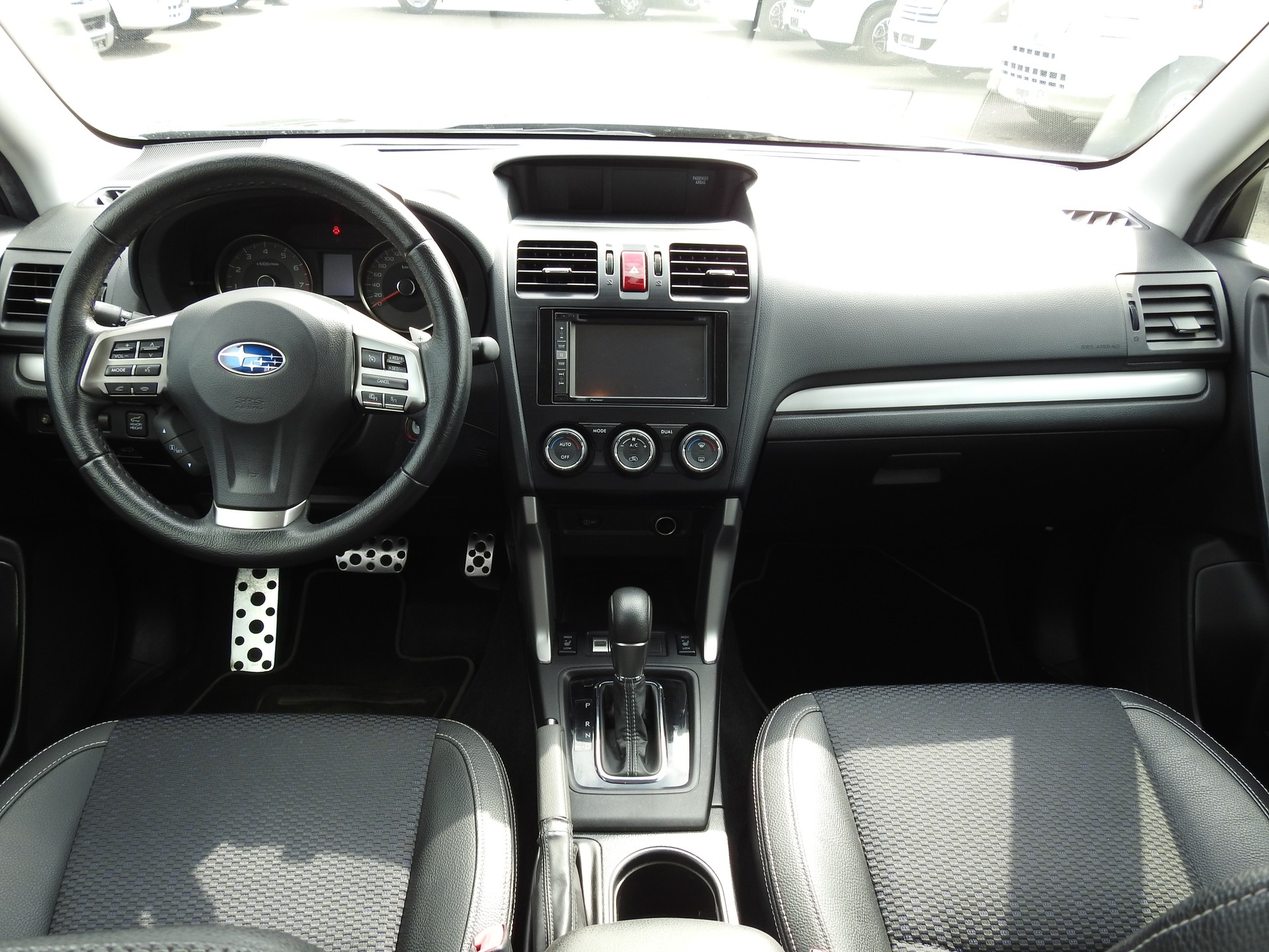 SUBARU Forester 2.0XT Luxury Lineartronic-image-17