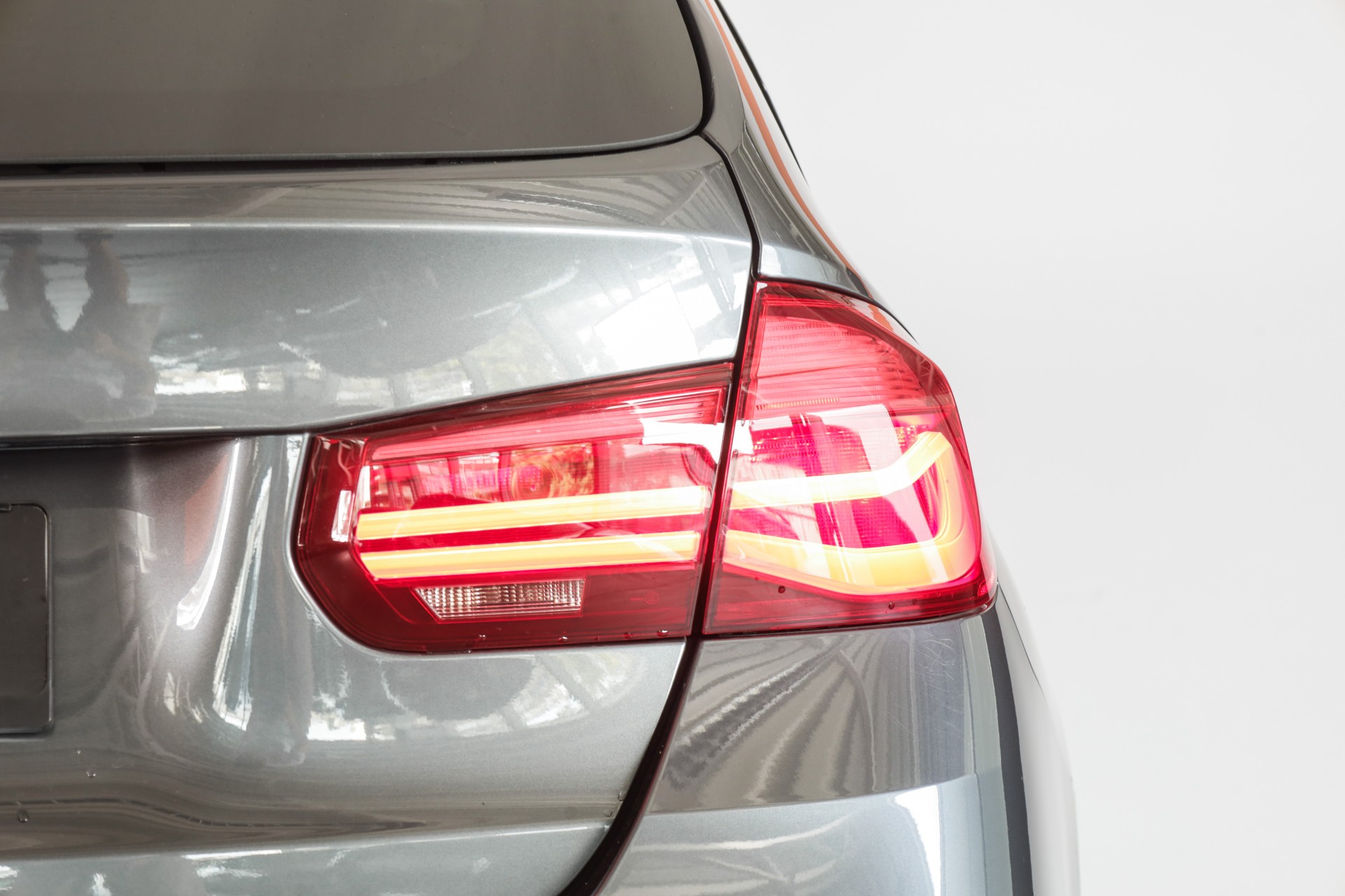 BMW 340i xDrive Touring Edition M Sport Steptronic-image-8
