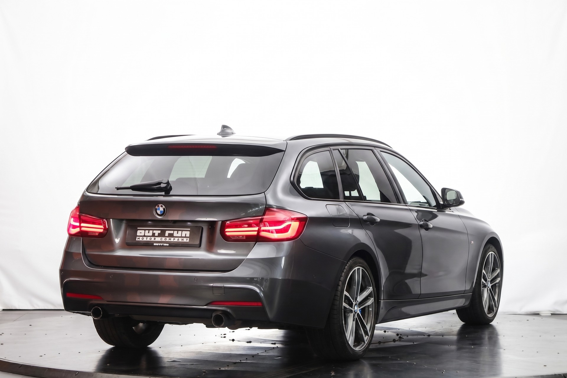BMW 340i xDrive Touring Edition M Sport Steptronic-showroom-element-3