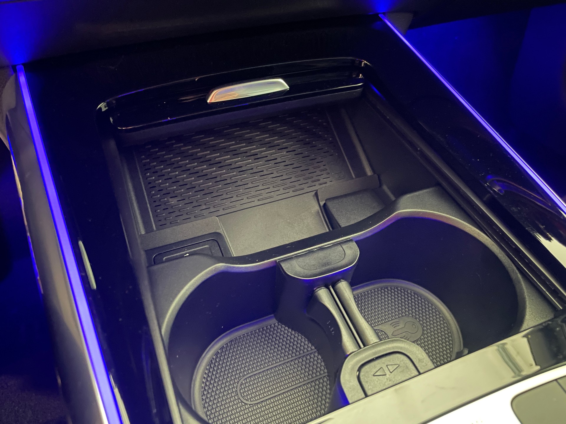 MERCEDES-BENZ GLA 250 4Matic 8G-DCT Swiss Star AMG Line-image-15