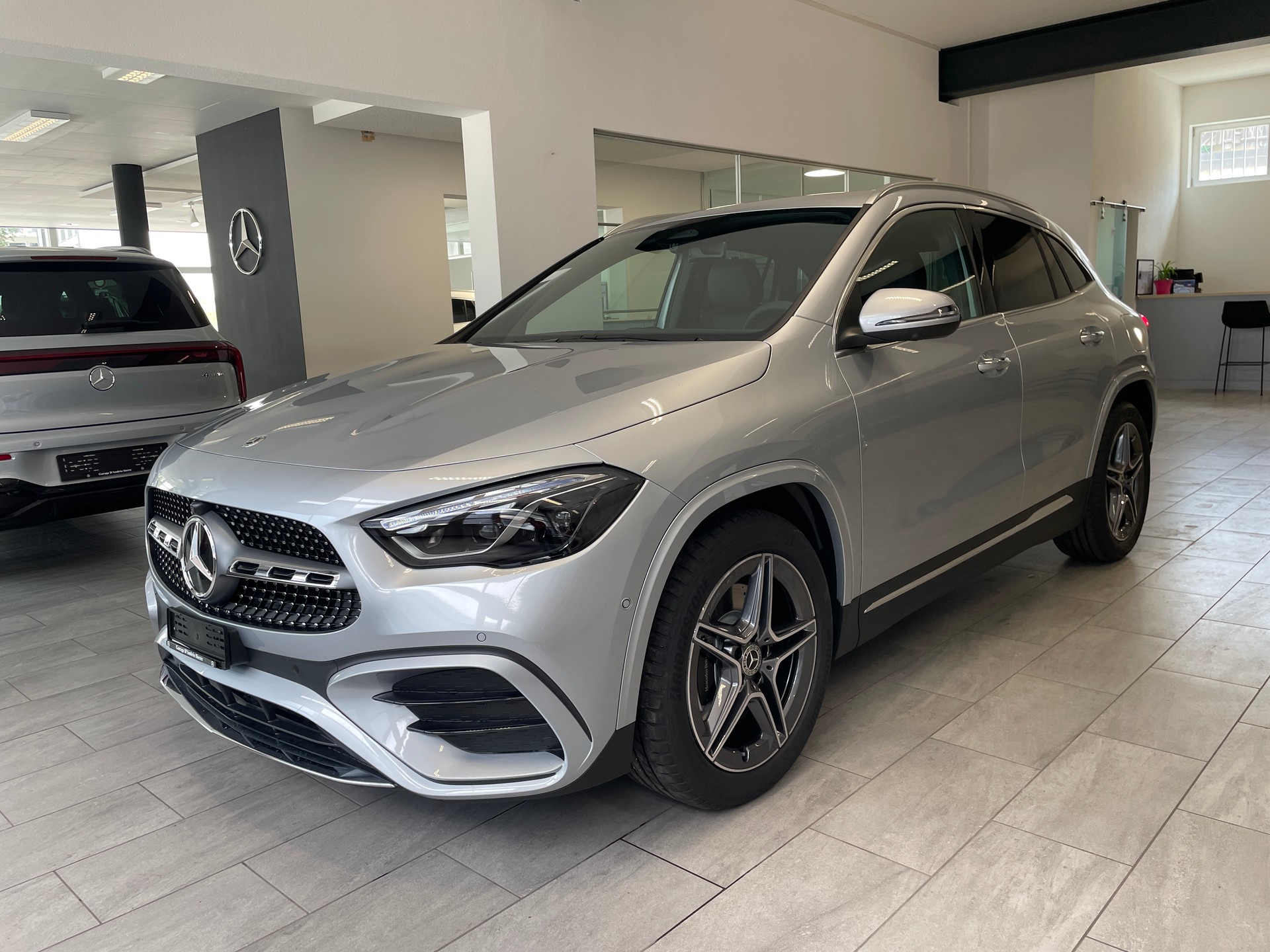 MERCEDES-BENZ GLA 250 4Matic 8G-DCT Swiss Star AMG Line