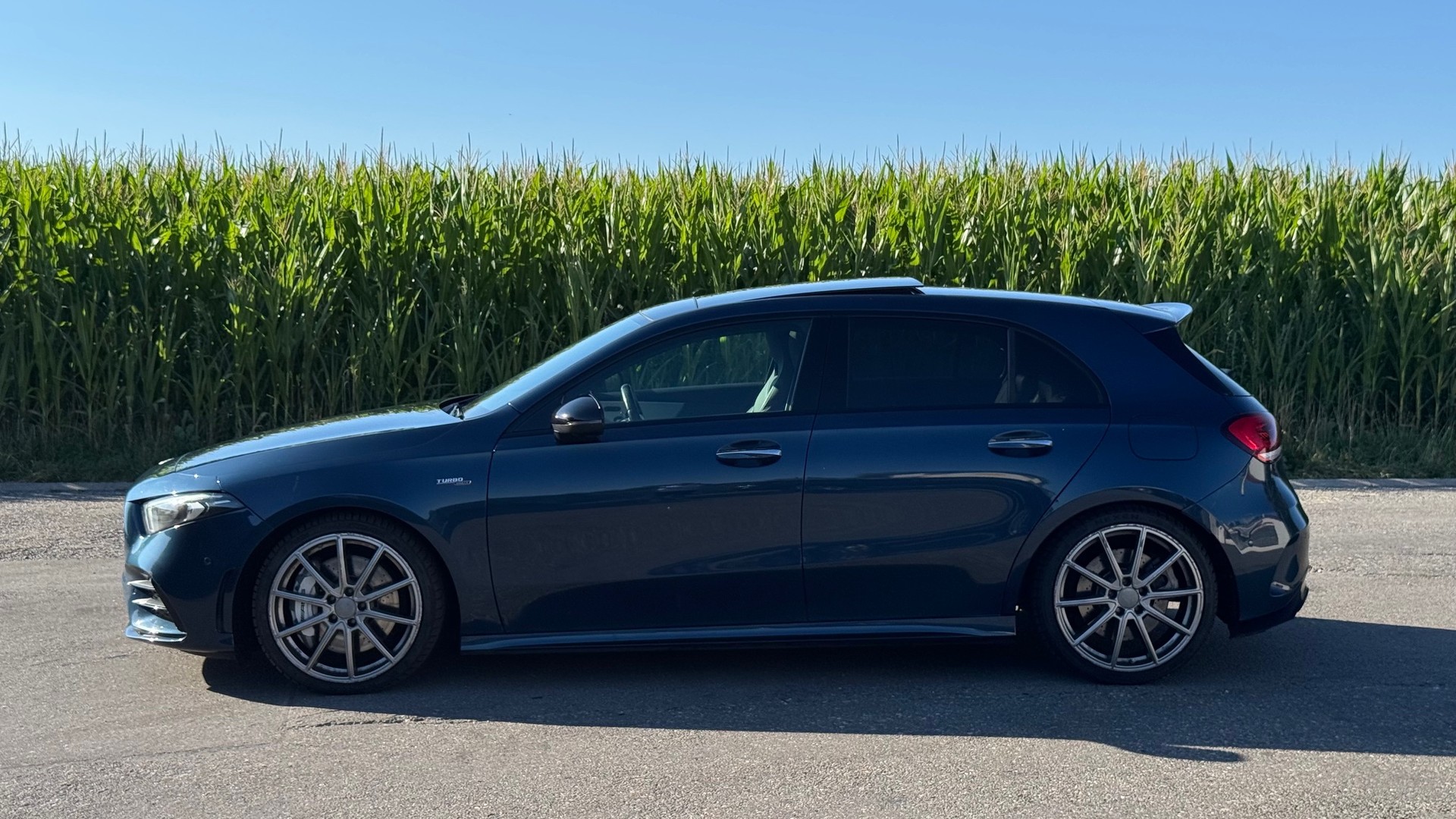 MERCEDES-BENZ A 35 AMG 4Matic Speedshift-image-1