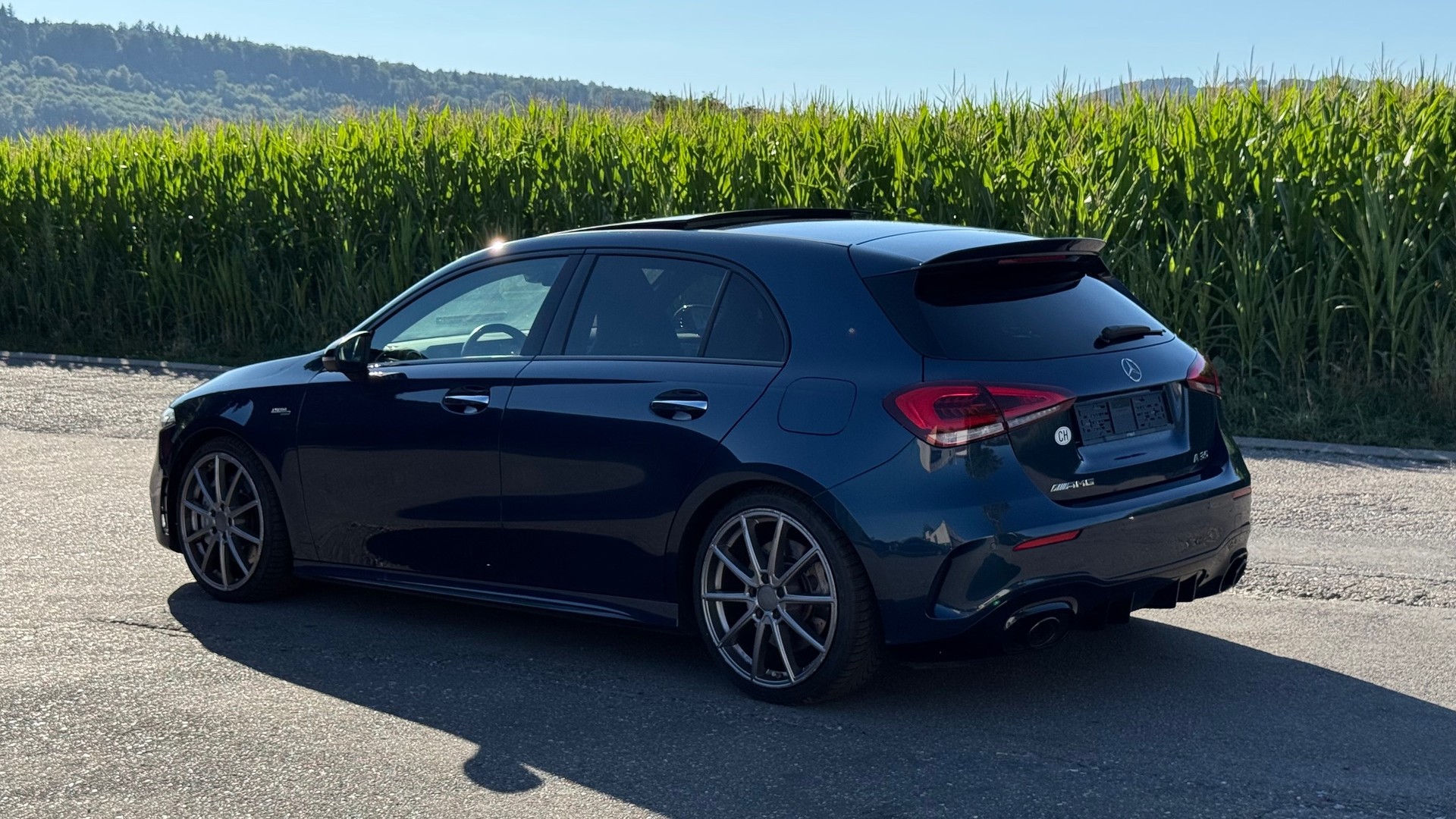 MERCEDES-BENZ A 35 AMG 4Matic Speedshift-image-2