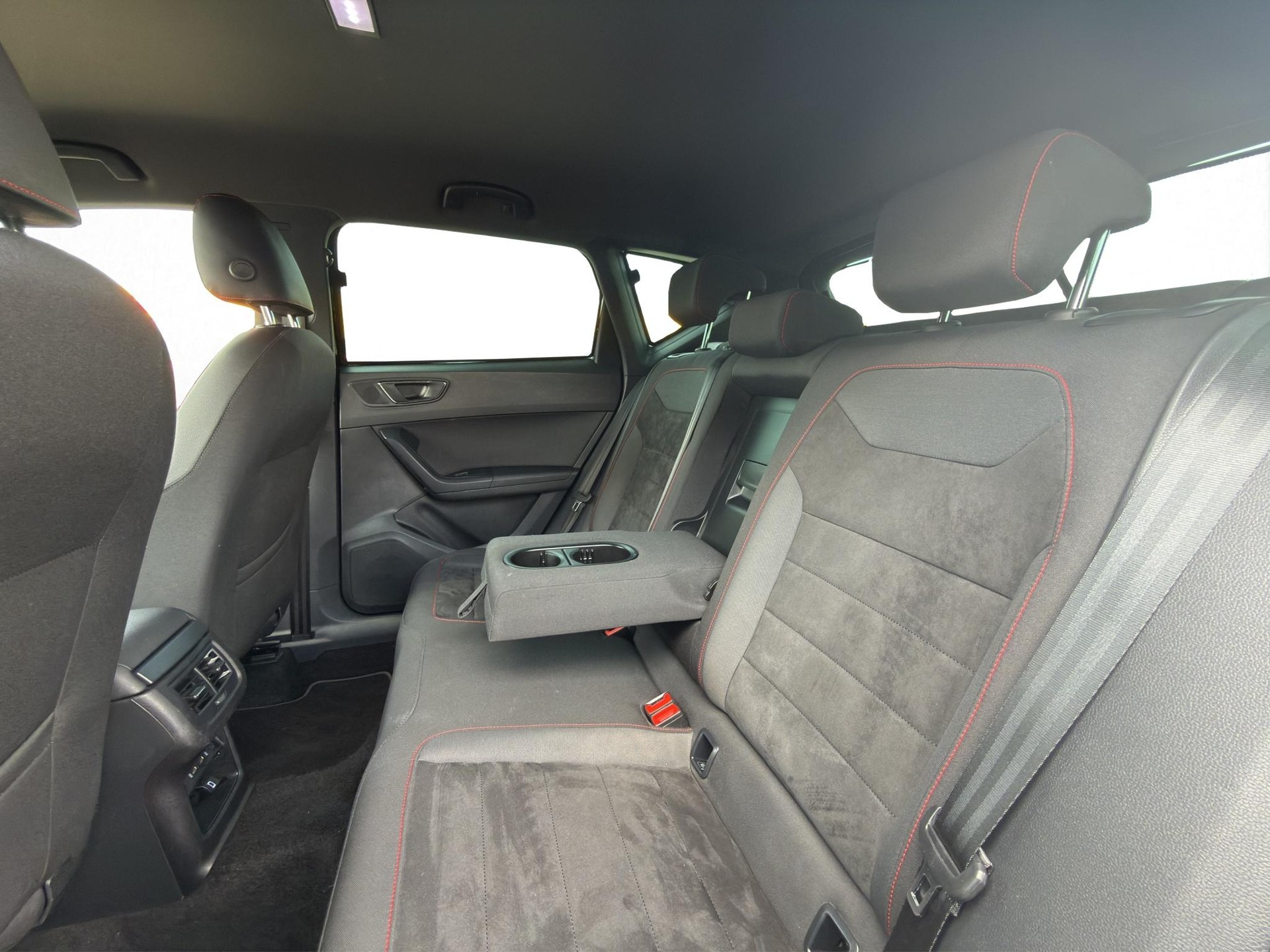 SEAT Ateca 2.0 TSI FR 4Drive DSG-image-30