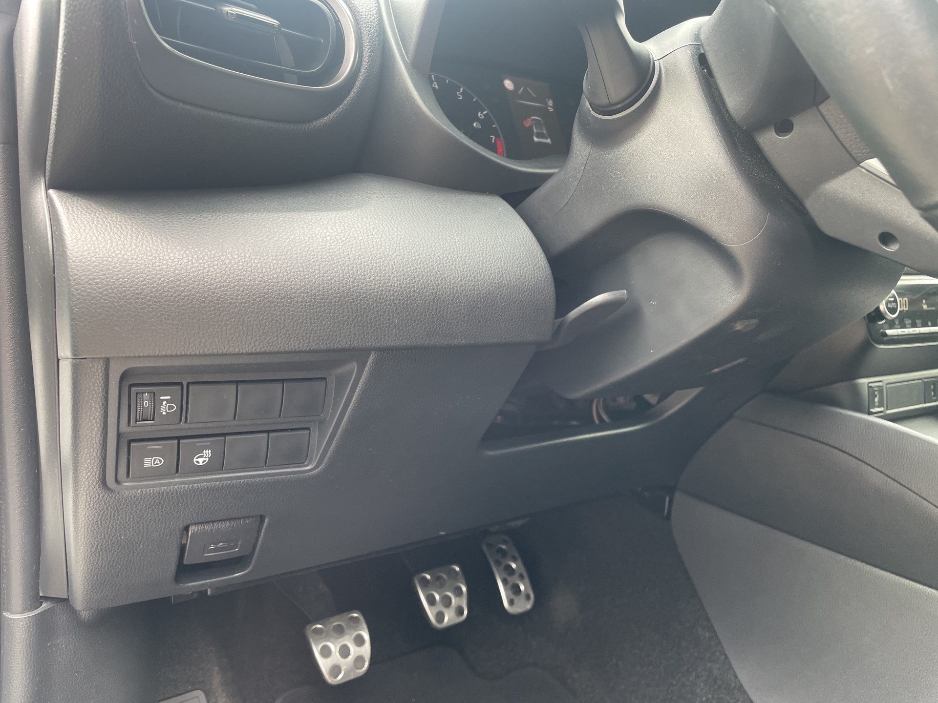 TOYOTA Yaris 1.6 GR Sport-image-13