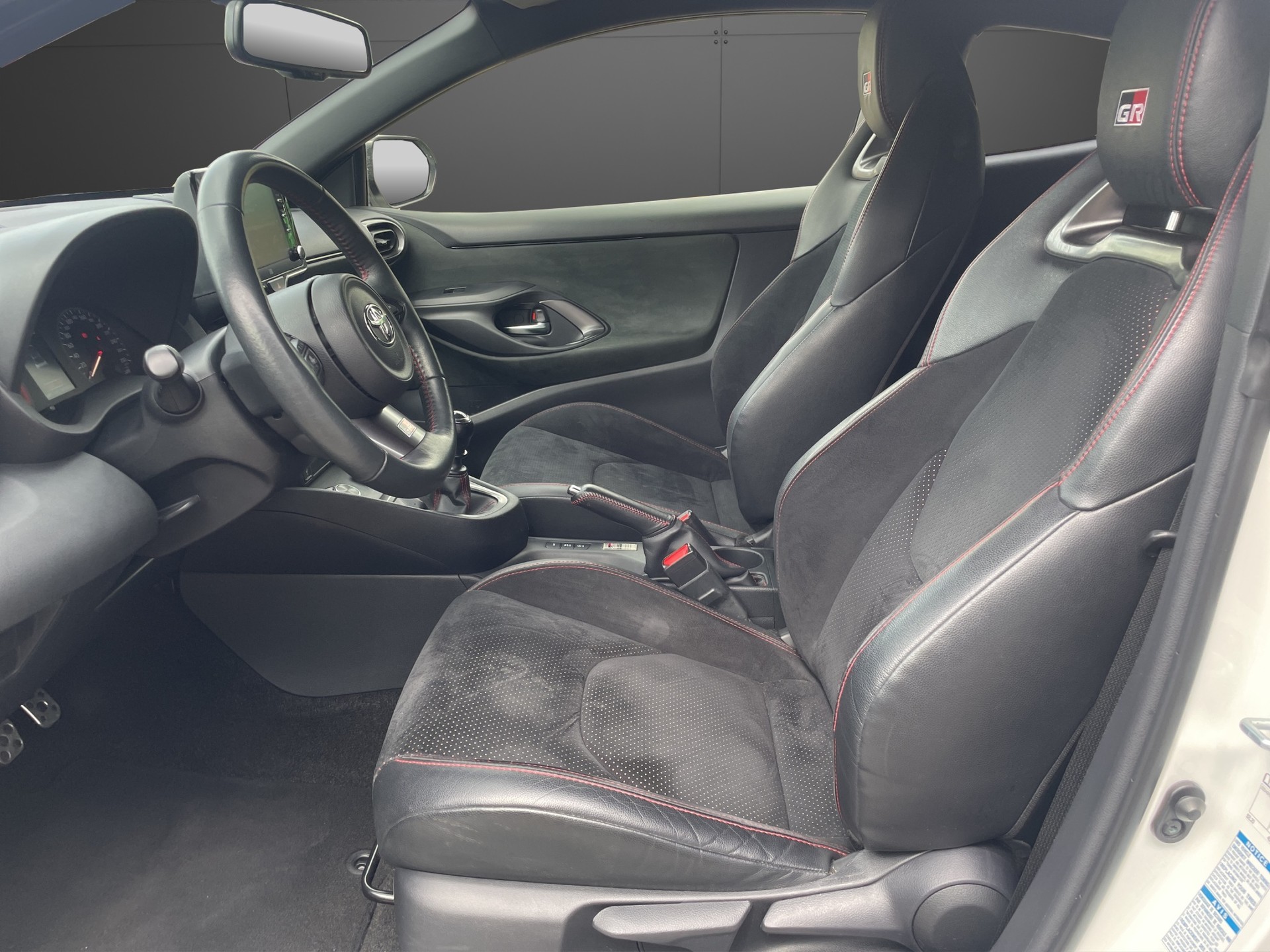 TOYOTA Yaris 1.6 GR Sport-image-12
