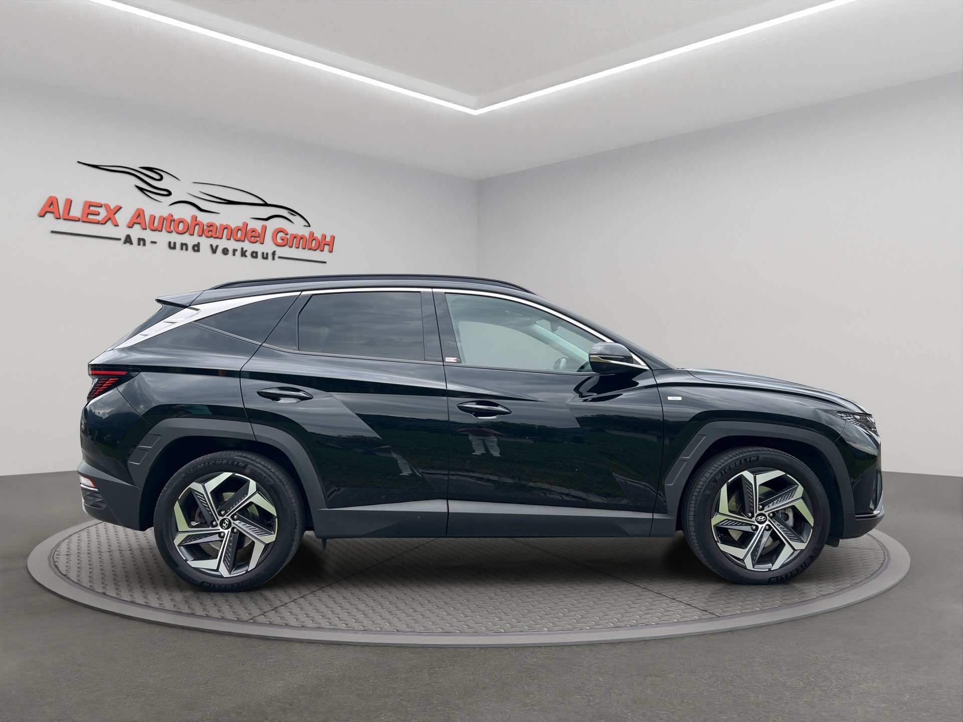 HYUNDAI Tucson 1.6 TGDI 48V Amplia DCT 4WD-image-6