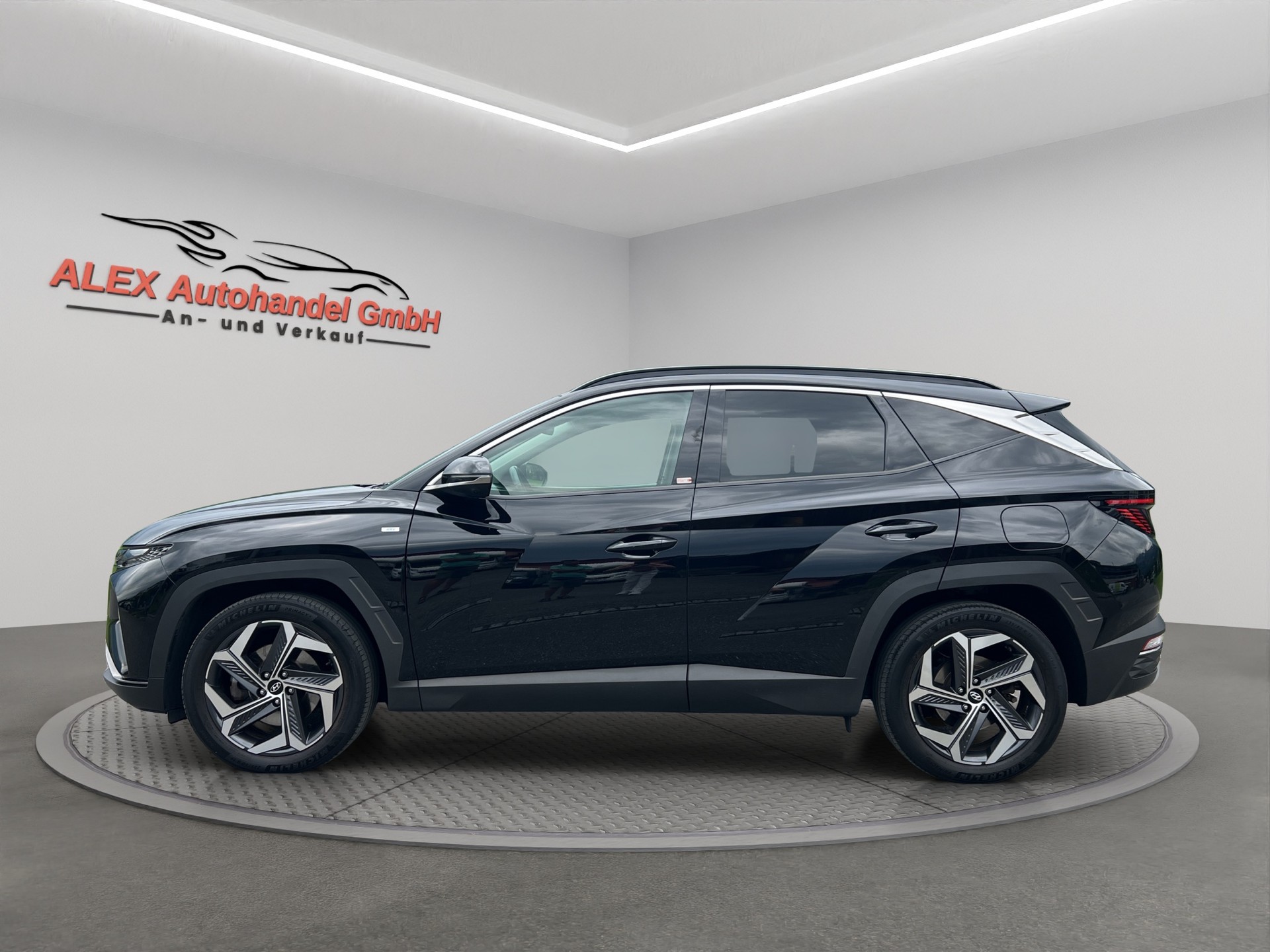 HYUNDAI Tucson 1.6 TGDI 48V Amplia DCT 4WD-image-2