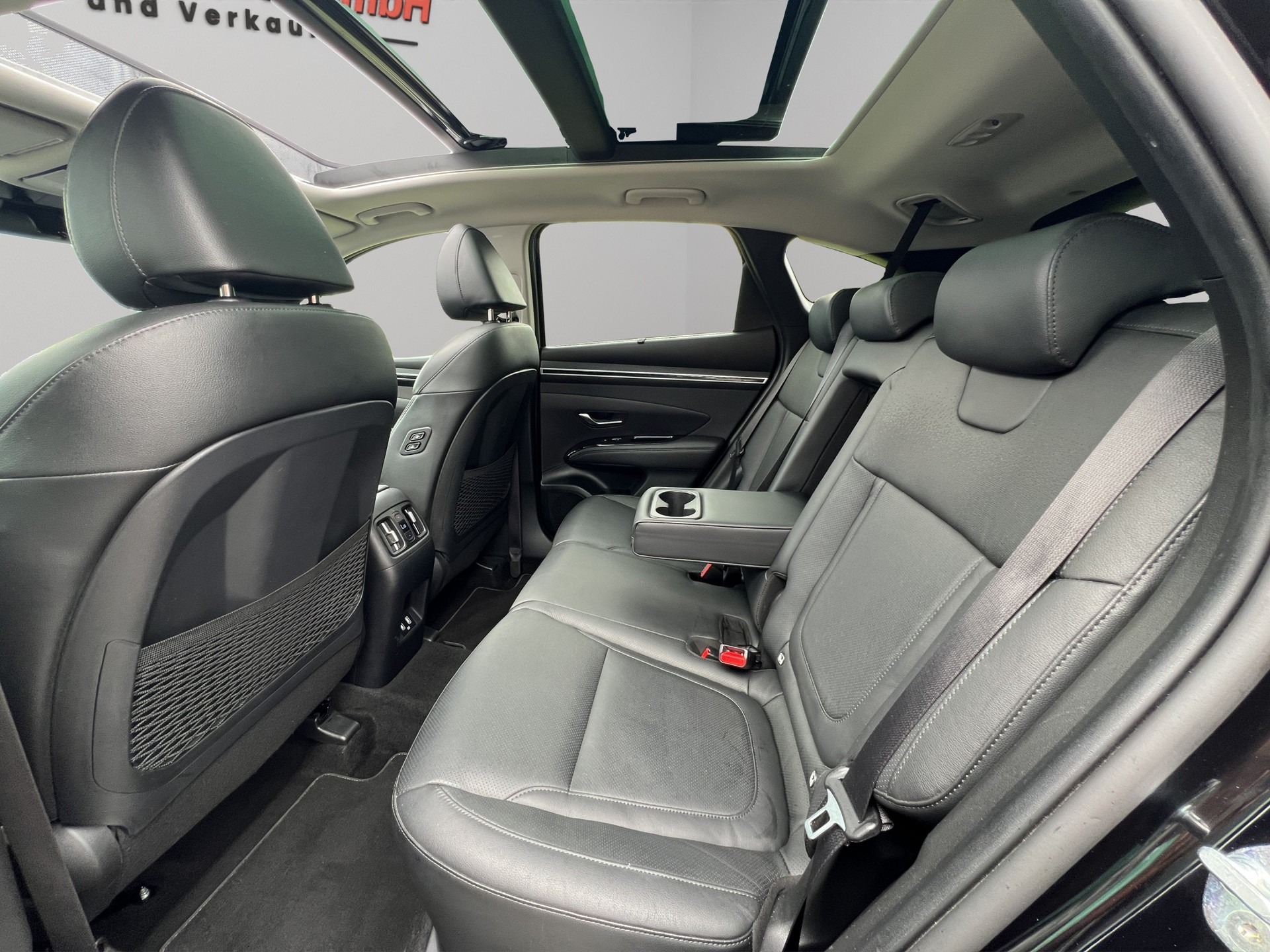 HYUNDAI Tucson 1.6 TGDI 48V Amplia DCT 4WD-image-11
