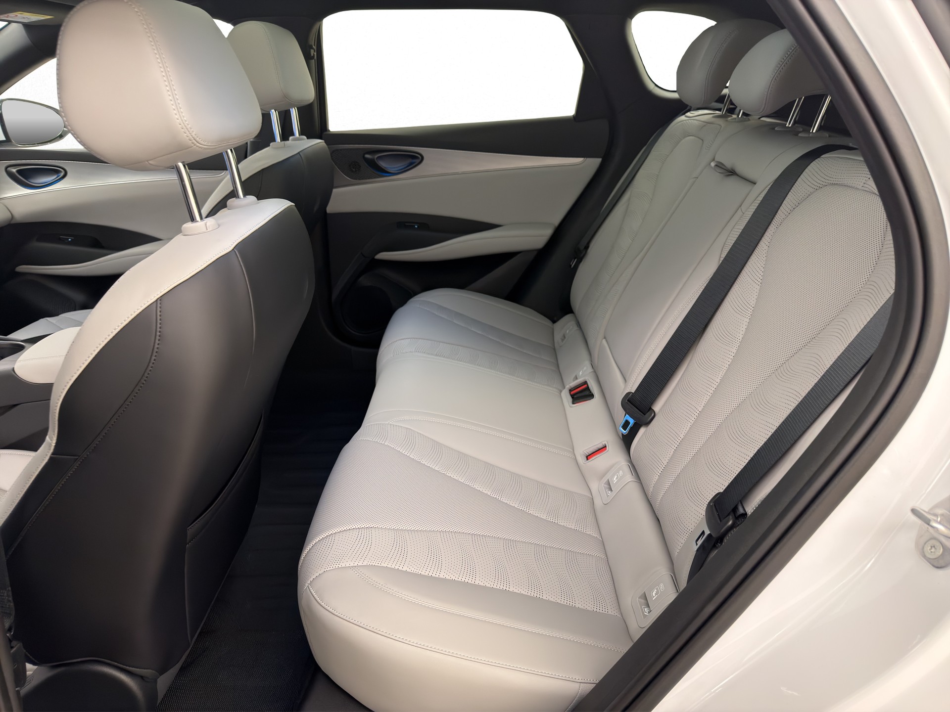 BYD Seal 6 DM-i Touring Comfort-image-11