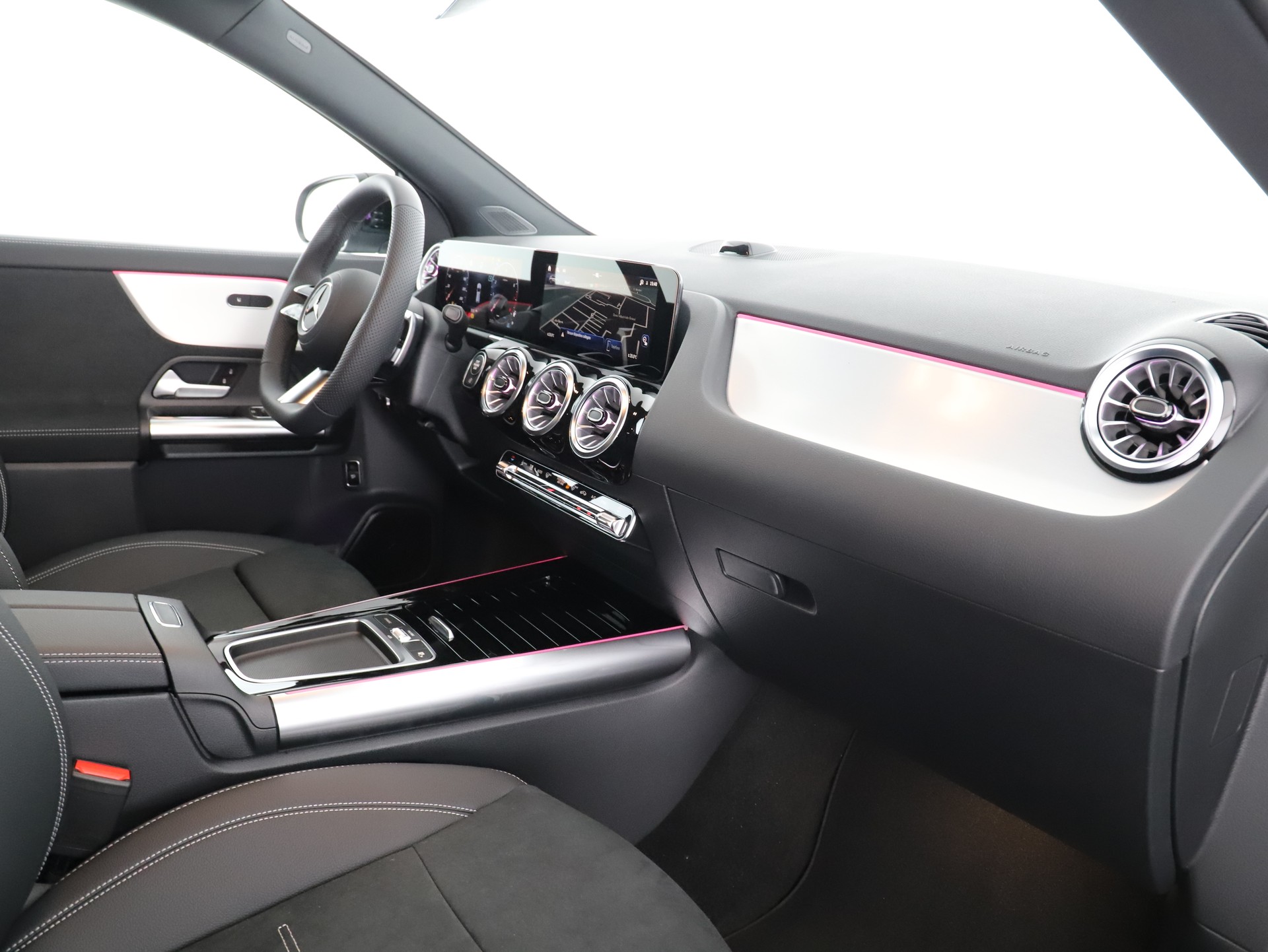 MERCEDES-BENZ GLA 200 Night Star 7G-D-image-11