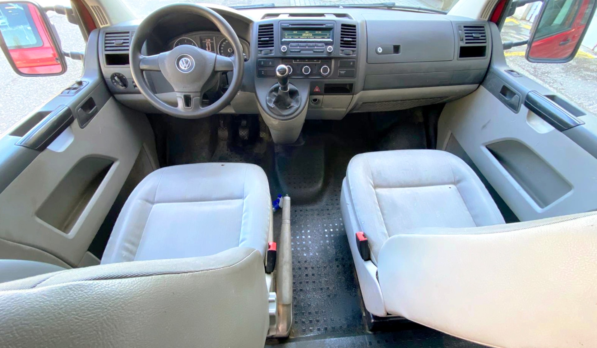 VW VW T5 Transporter Doka 2.0 TDI 4Motion-image-8