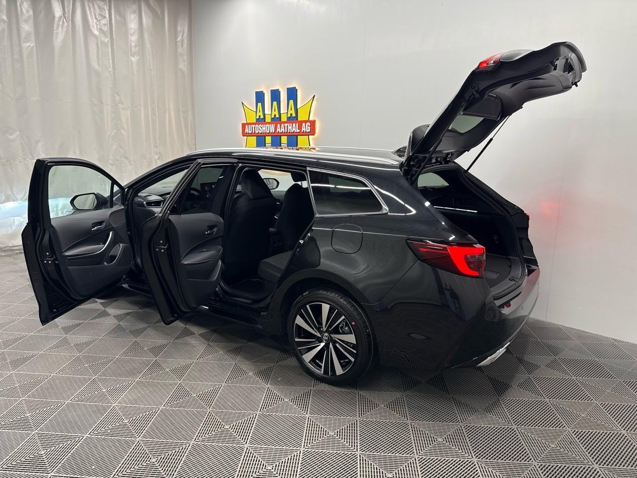 TOYOTA Corolla TS 1.8 HSD Sportline e-CVT 140HP-image-14