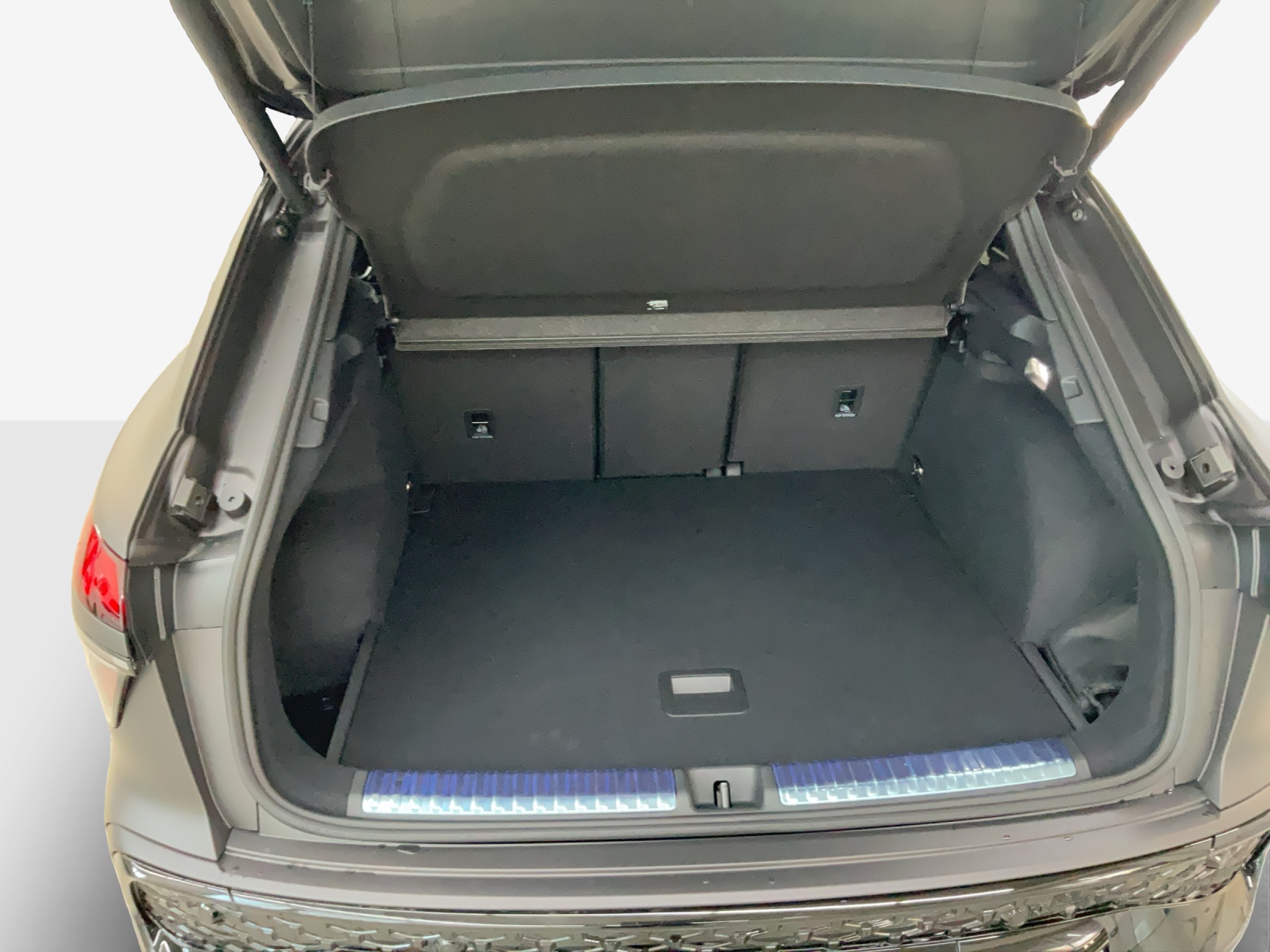 AUDI Q3 SUV TFSI quattro 195 kW S tronic-image-12