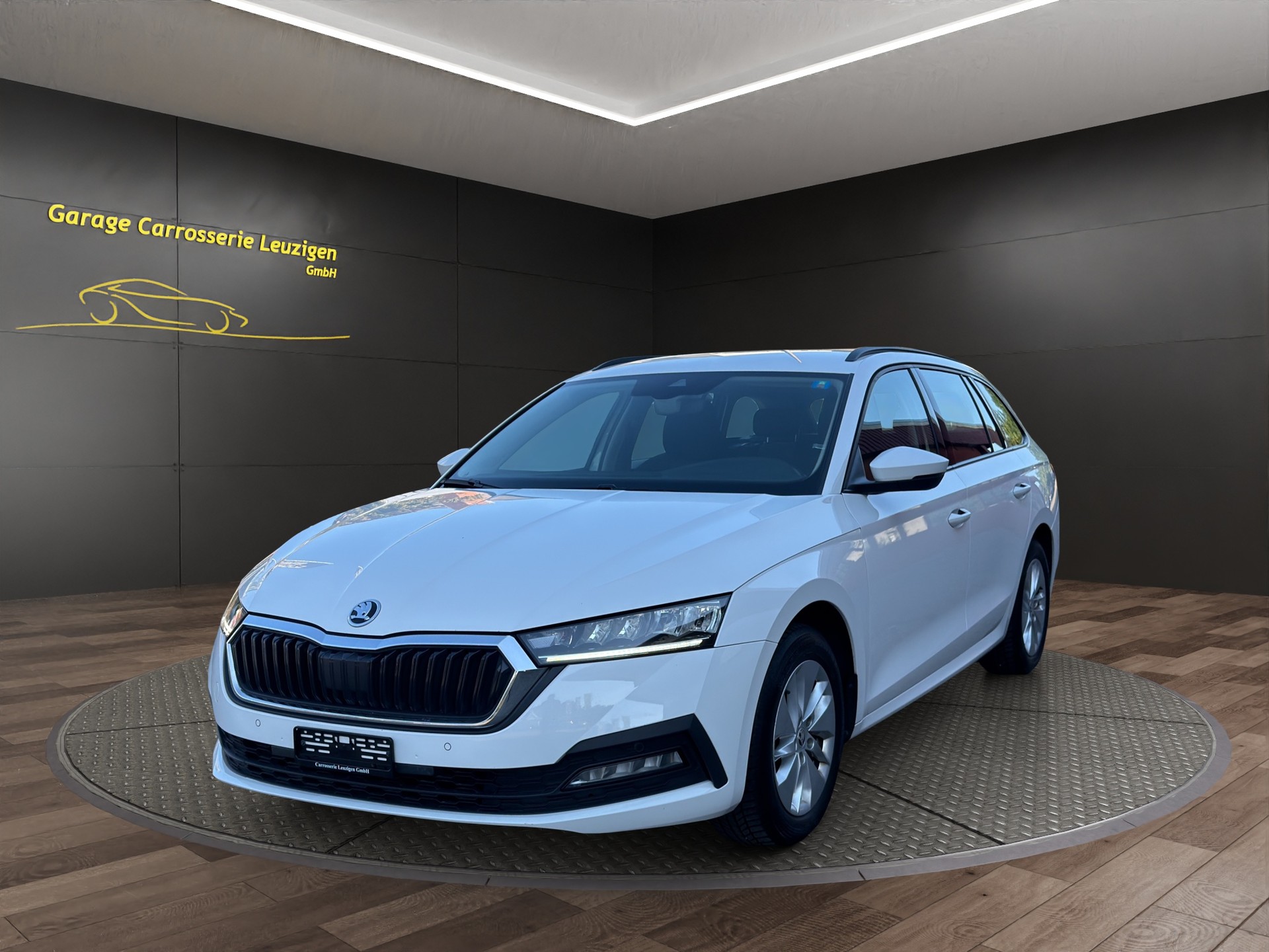 SKODA Octavia Combi 2.0 TDI DSG Ambition 4x4-image-1
