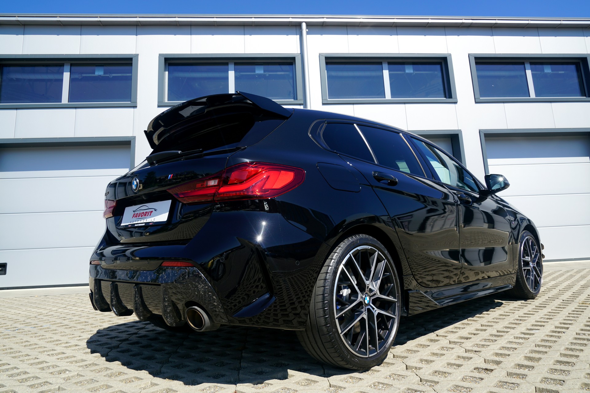 BMW M135i xDrive Steptronic (CH)-image-3