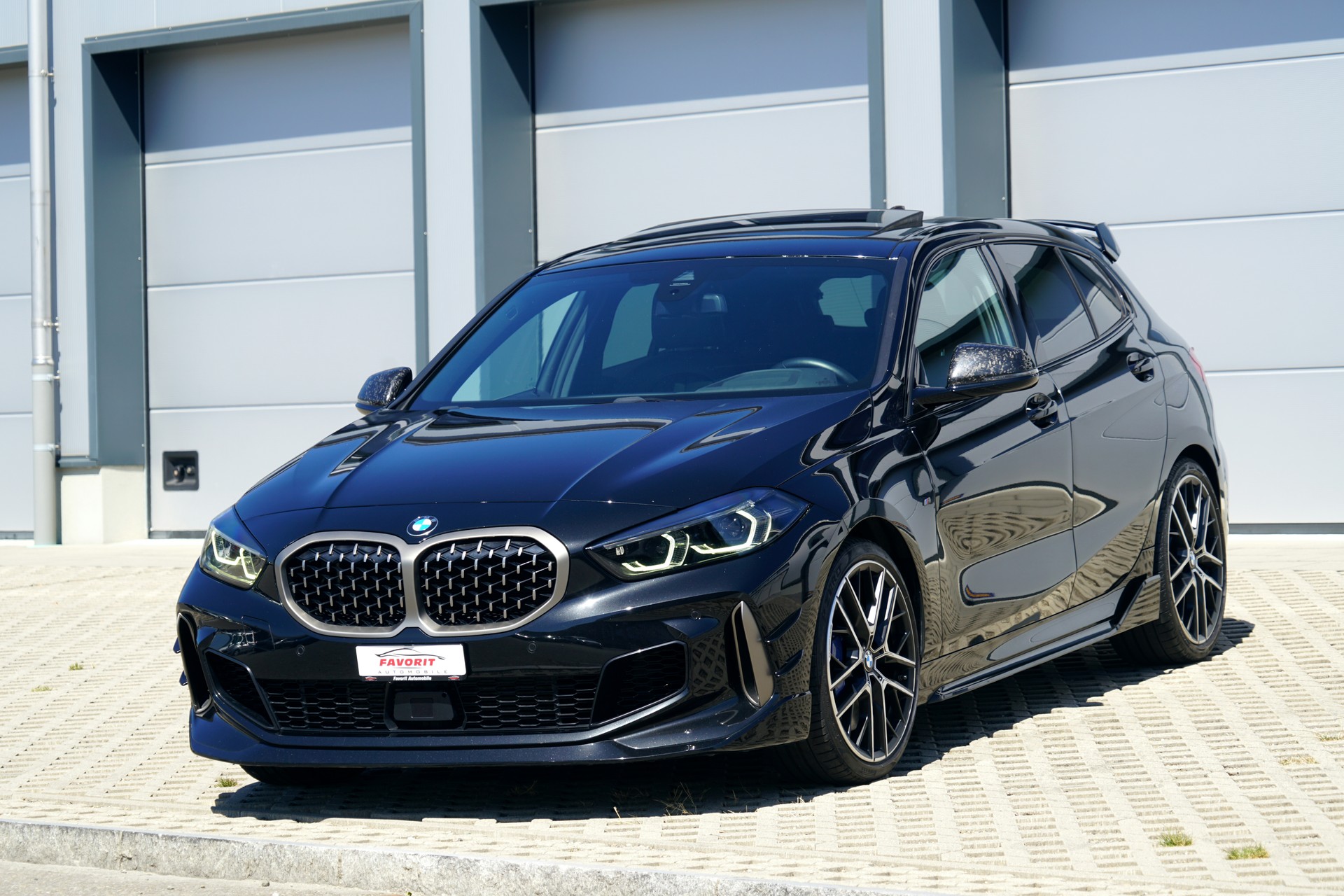 BMW M135i xDrive Steptronic (CH)-image-1