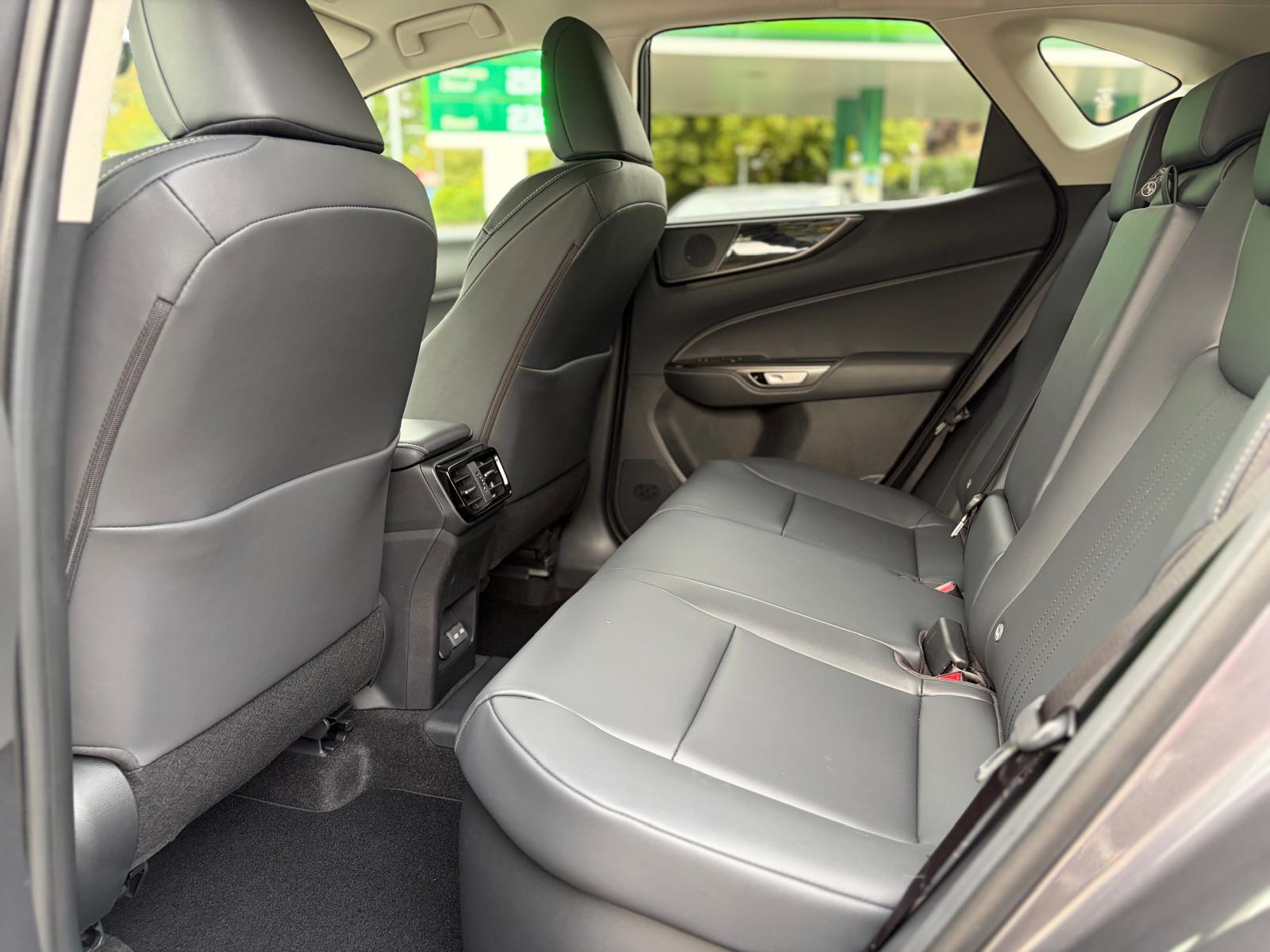 LEXUS NX 450h+ E-FOUR Comfort-image-11