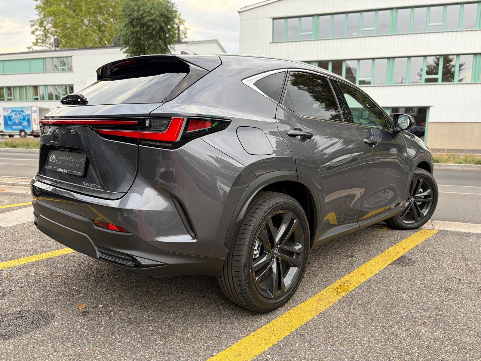 LEXUS NX 450h+ E-FOUR Comfort-image-3