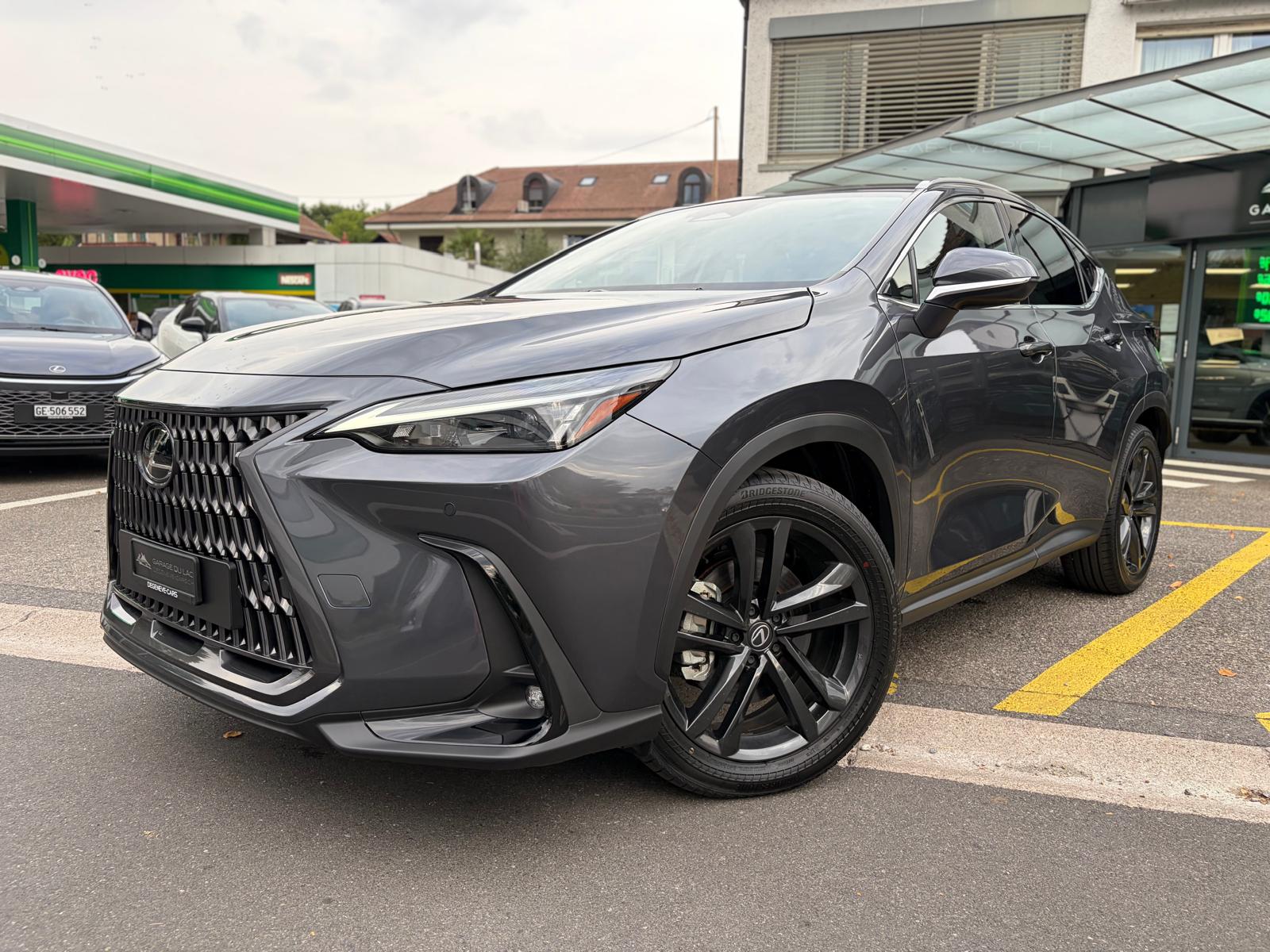 LEXUS NX 450h+ E-FOUR Comfort-image-1