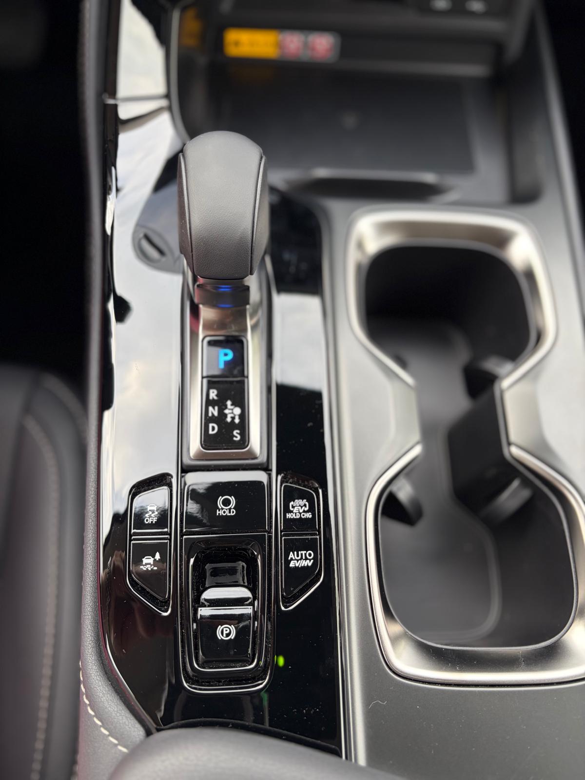 LEXUS NX 450h+ E-FOUR Comfort-image-25